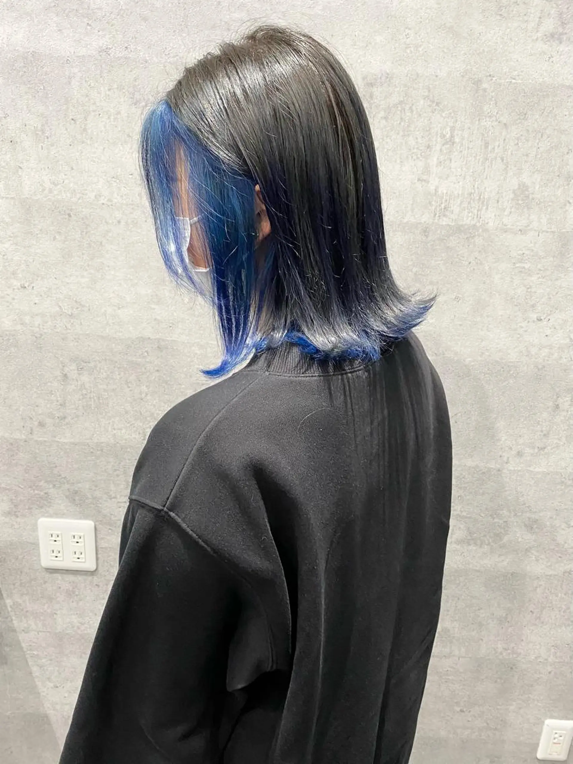 ミディアム カラー ブリーチ ブルーカラー Via officialのヘアスタイル