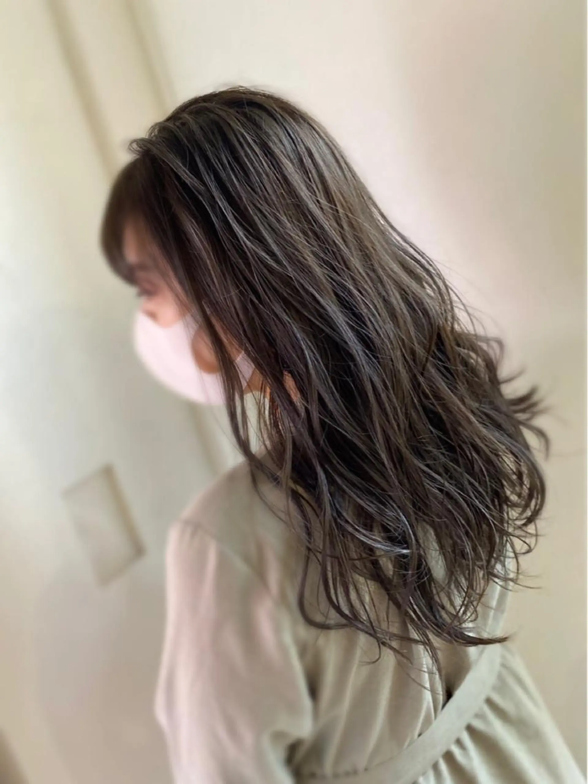 ロング 齋藤 真由のヘアスタイル