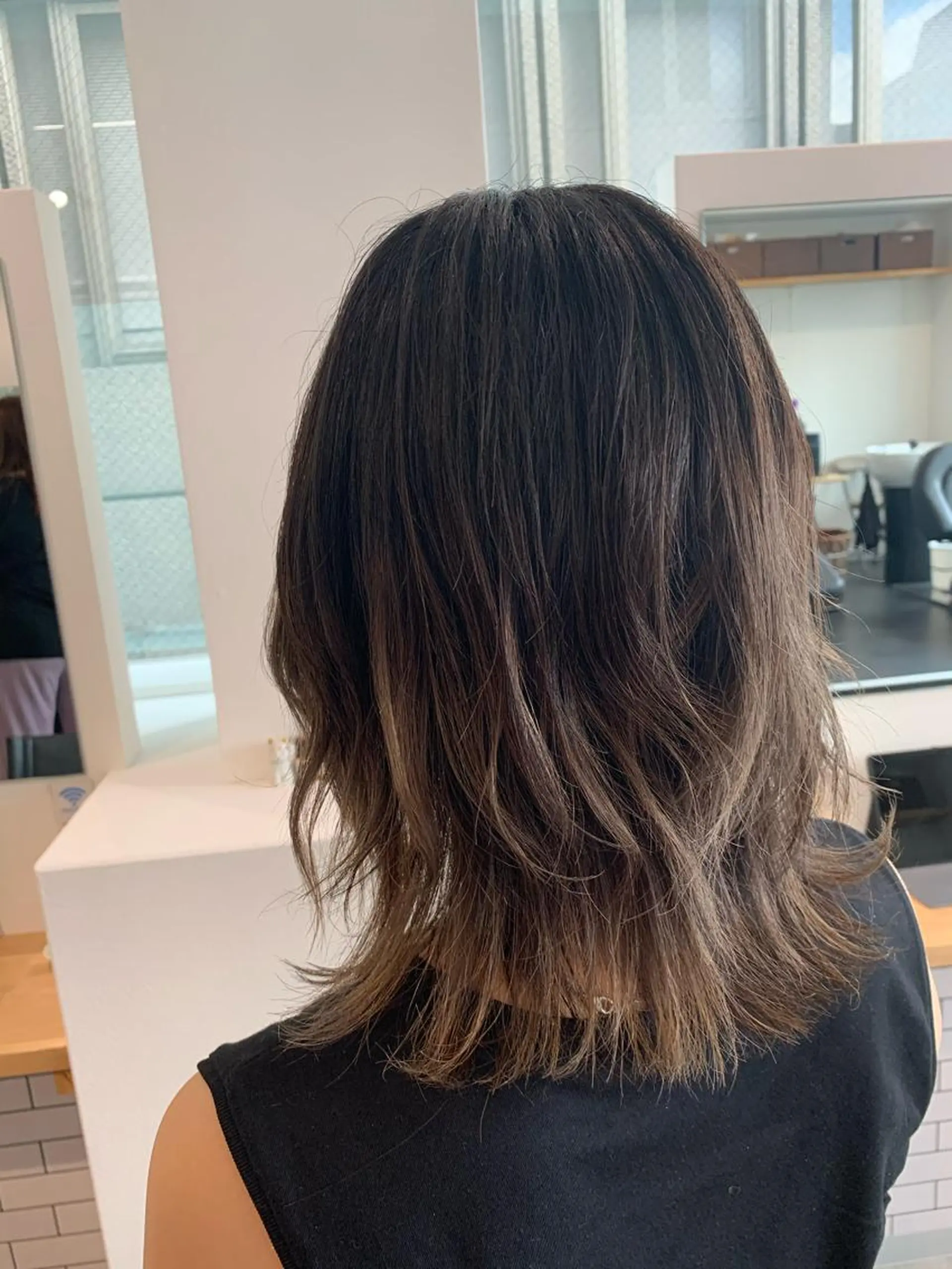 ミディアム ヘアカラー ヨシミ カズヤのヘアスタイル