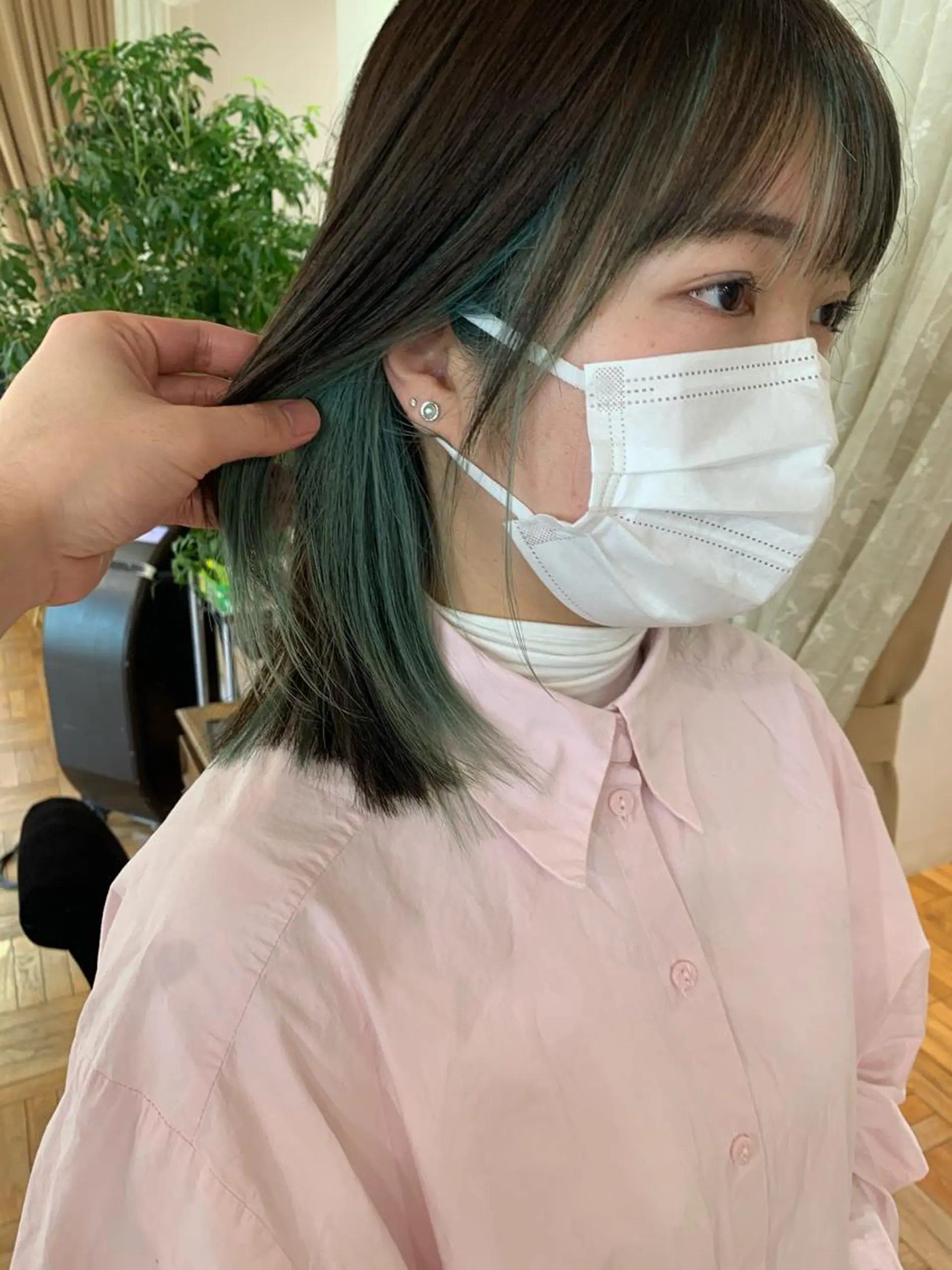 ミディアム カラー ブリーチ ケアブリーチ イヤリングカラー of hair所属・丸みショート 廣瀬隆志のヘアスタイル