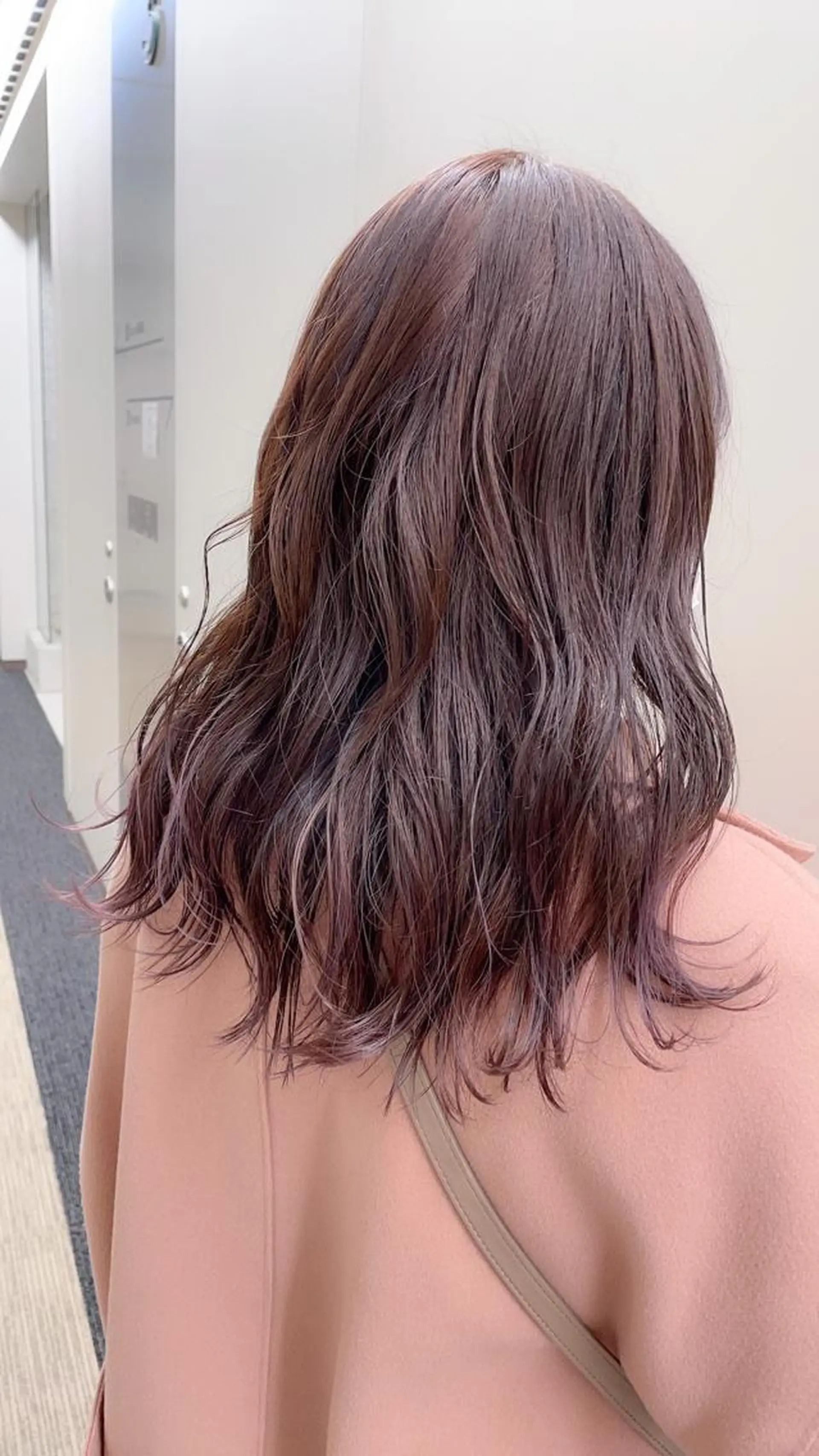 セミロング コトネ🫧 韓国風レイヤーカットのヘアスタイル