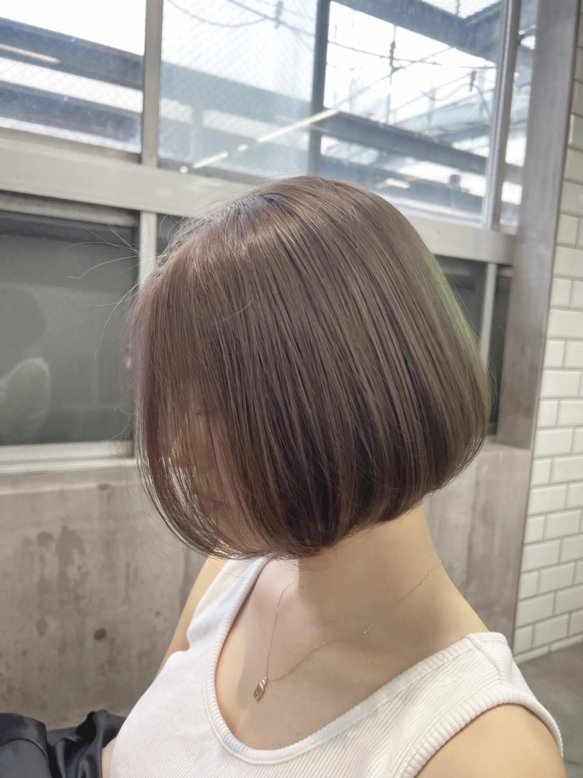 ミディアム カラー ブリーチ ケアブリーチ ダブルカラー イヤリングカラー ハイライトカラー カット ヘアカラー newi ナカノのヘアスタイル
