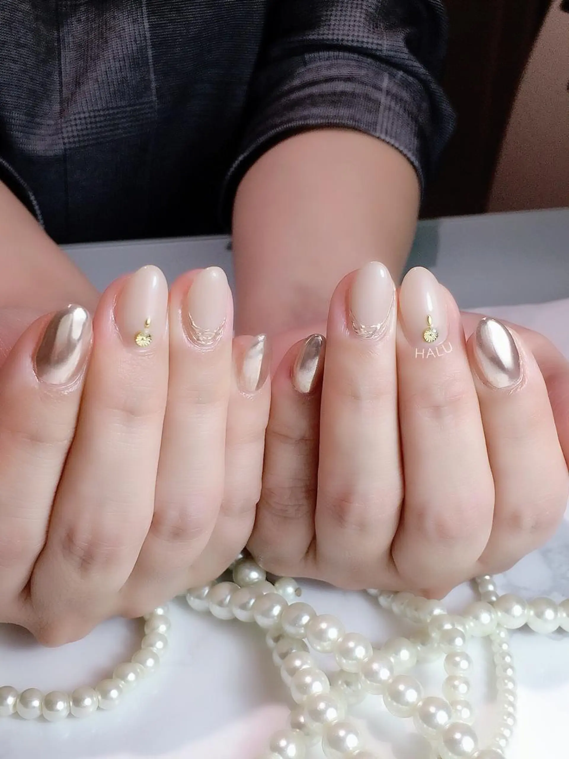 ネイル ミラーネイル HALU ハルのネイルデザイン