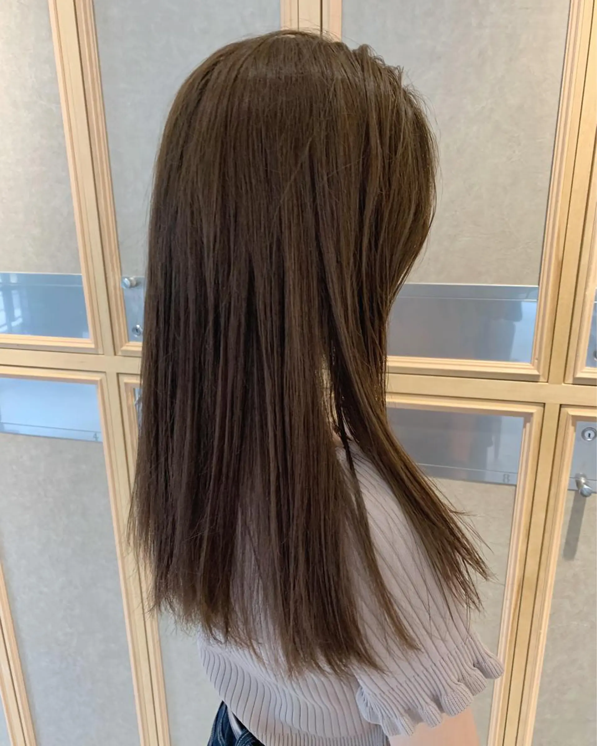 セミロング カラー ベージュカラー ブリーチ ブリーチなしカラー オリーブベージュ TENELE所属・チバ タクミのヘアスタイル