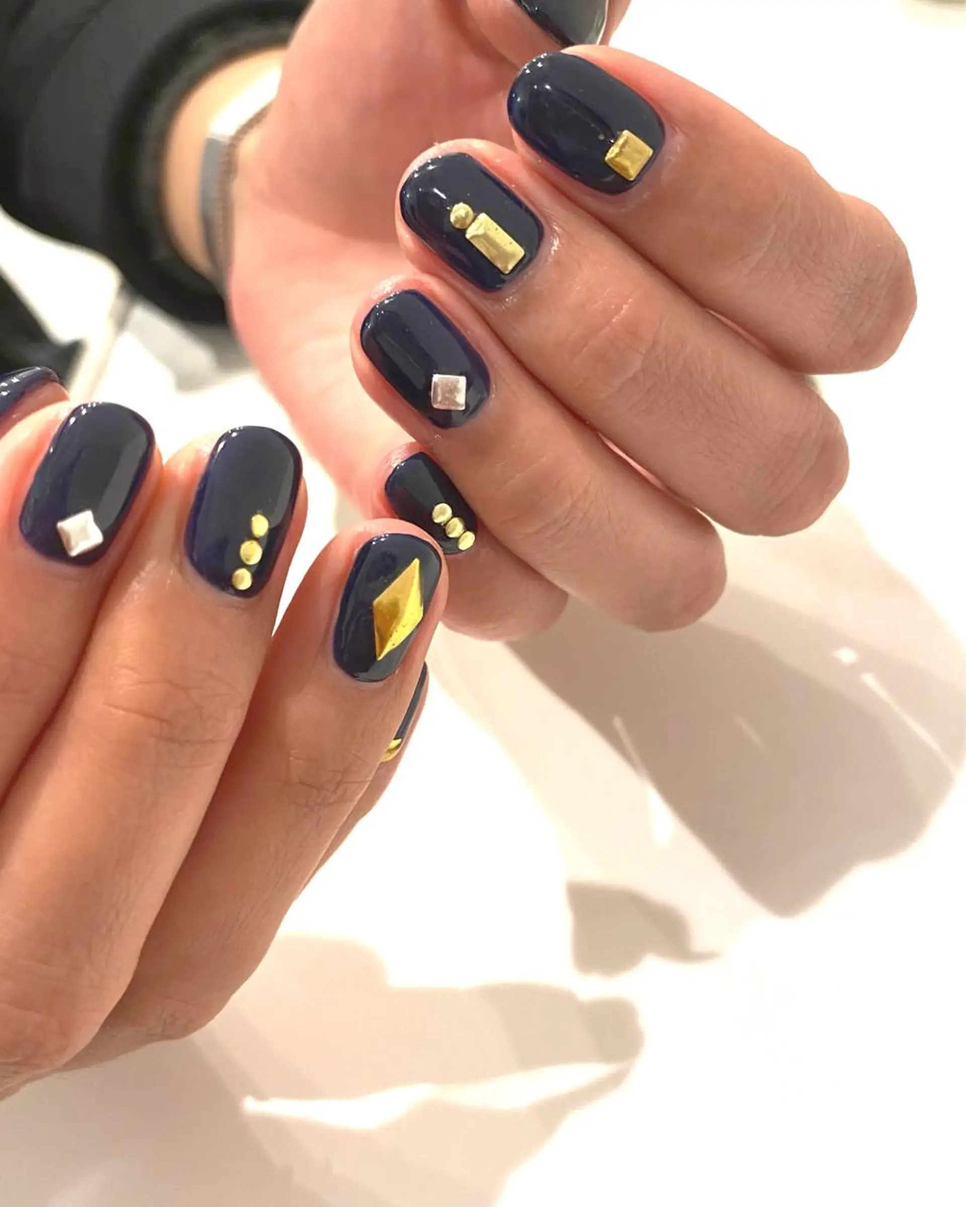 ネイル ネイビー Ann. nail.tokyo所属・Ann nailのネイルデザイン