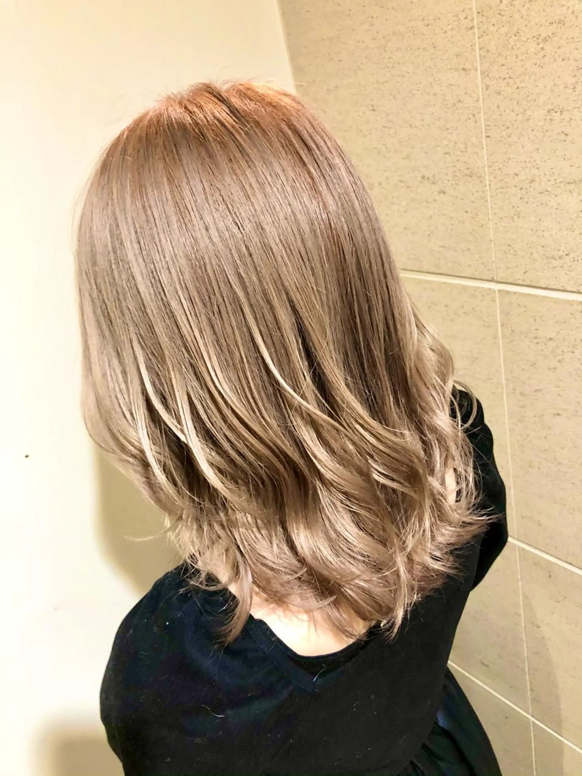 ミディアム カラー ベージュカラー ミルクティーベージュ ヘアカラー トリートメント 💓シールエクステ ルミエールのヘアスタイル
