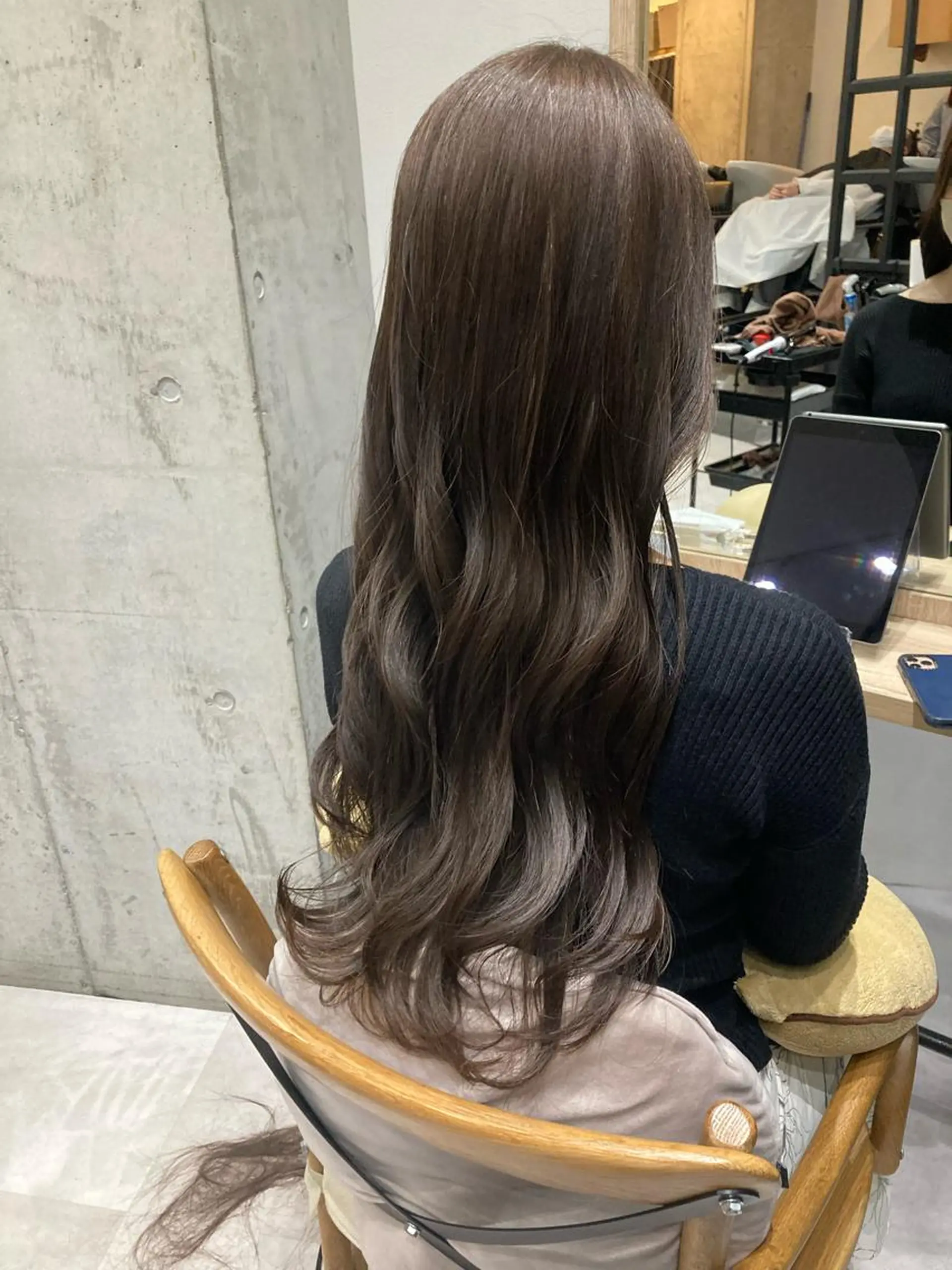 ロング ✨色持ちの良い艶 カラー✨蟹江真世のヘアスタイル