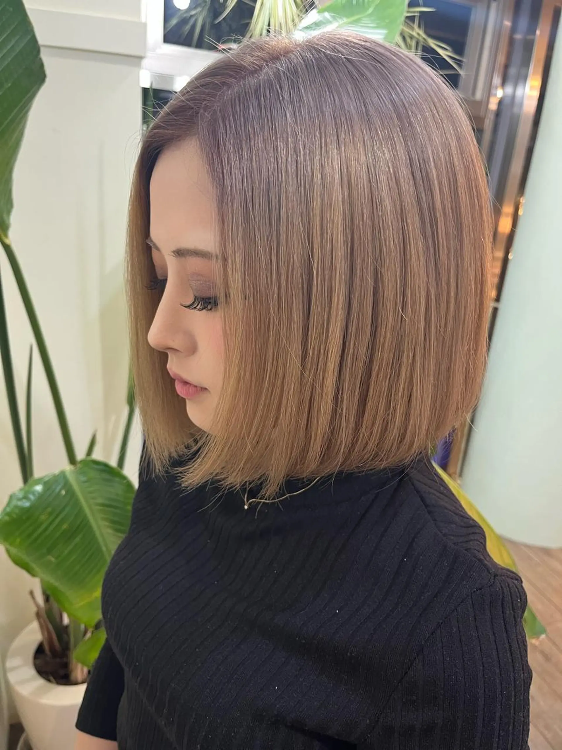 ショート カラー シールエクステ バレイヤージュ ブリーチ ケアブリーチ ダブルカラー 戸川 紗良のヘアスタイル