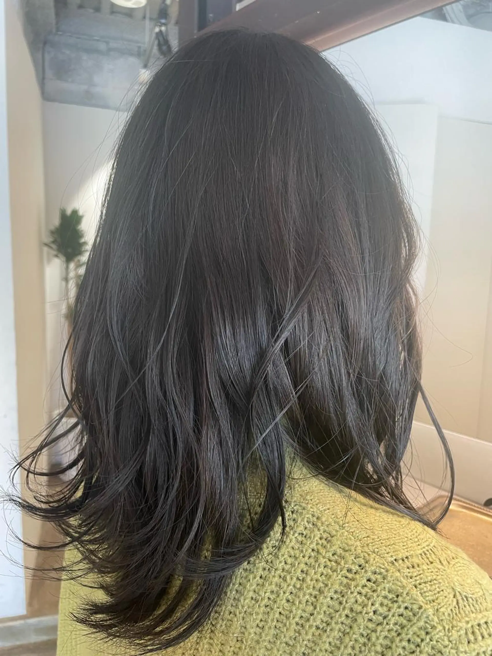 ミディアム BELO 愛未のヘアスタイル