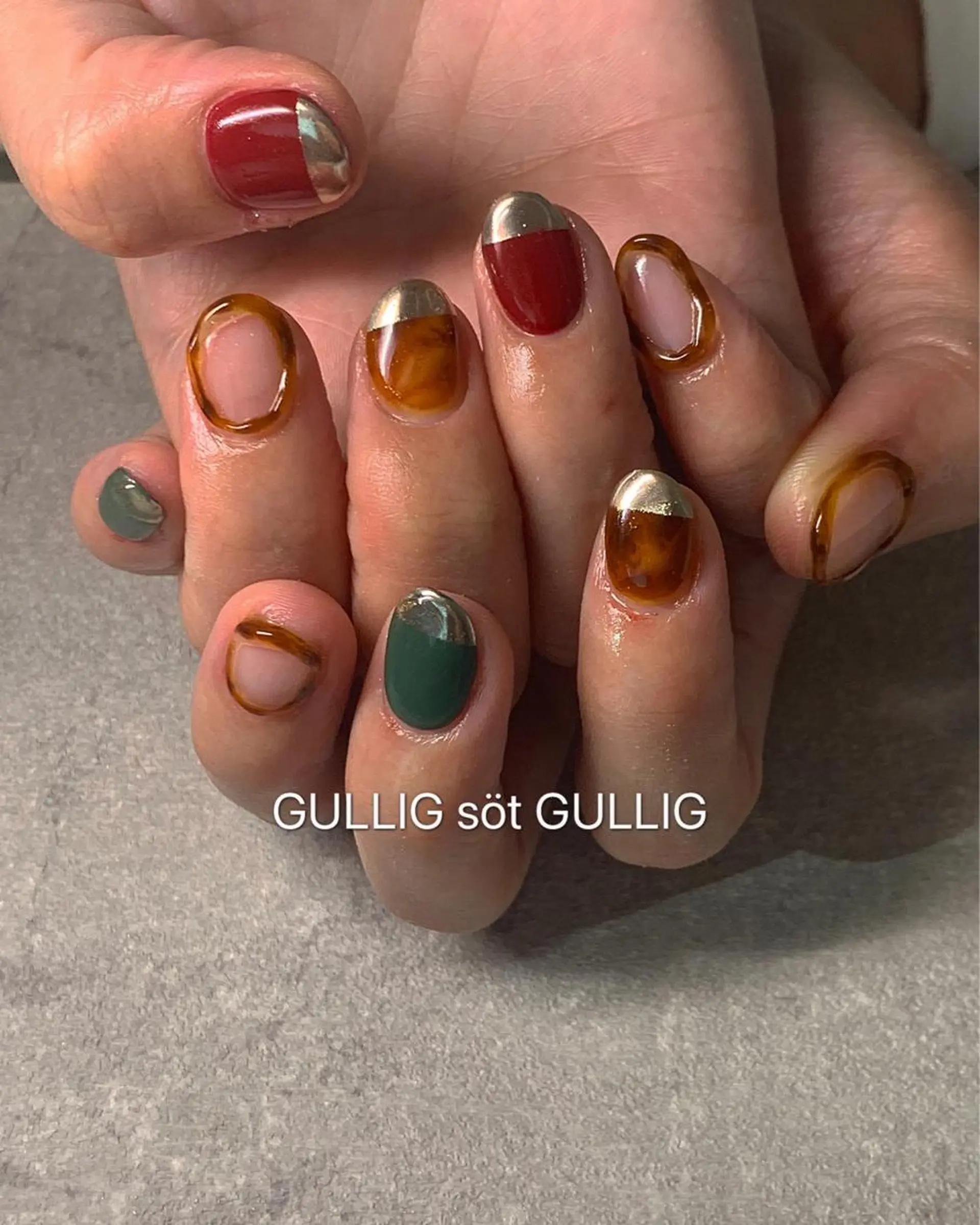 ネイル ハンドネイル フットネイル GULLIG söt GULLIGのネイルデザイン