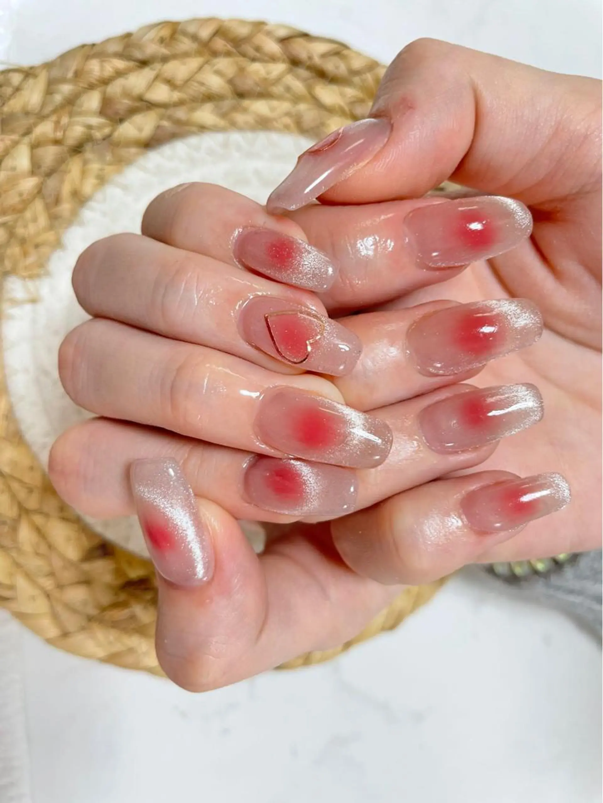 ネイル マグネットネイル スカルプネイル ハンドネイル ハンドケア ネイルサロンエクラ 🫧Shizukaのネイルデザイン