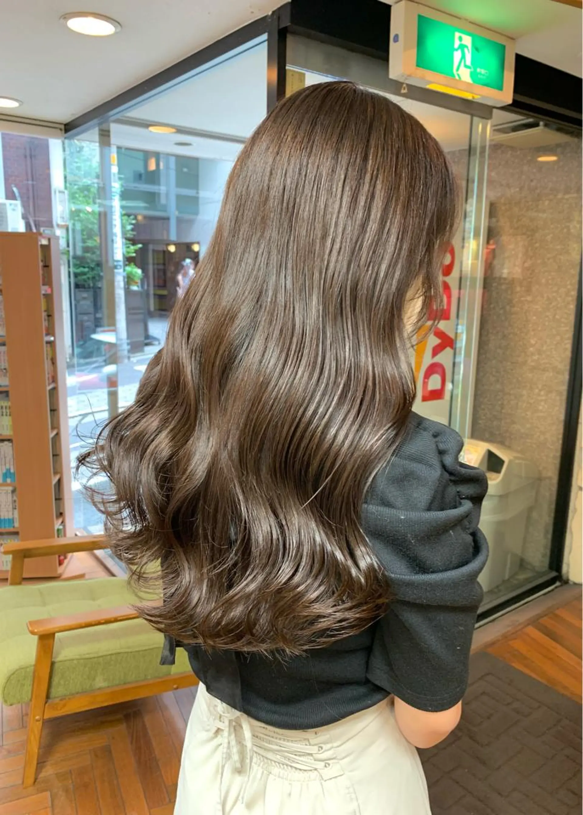 ロング カラー ベージュカラー ブリーチ ブリーチなしカラー ヘアカラー トリートメント LUMO所属・矢野 晃平のヘアスタイル