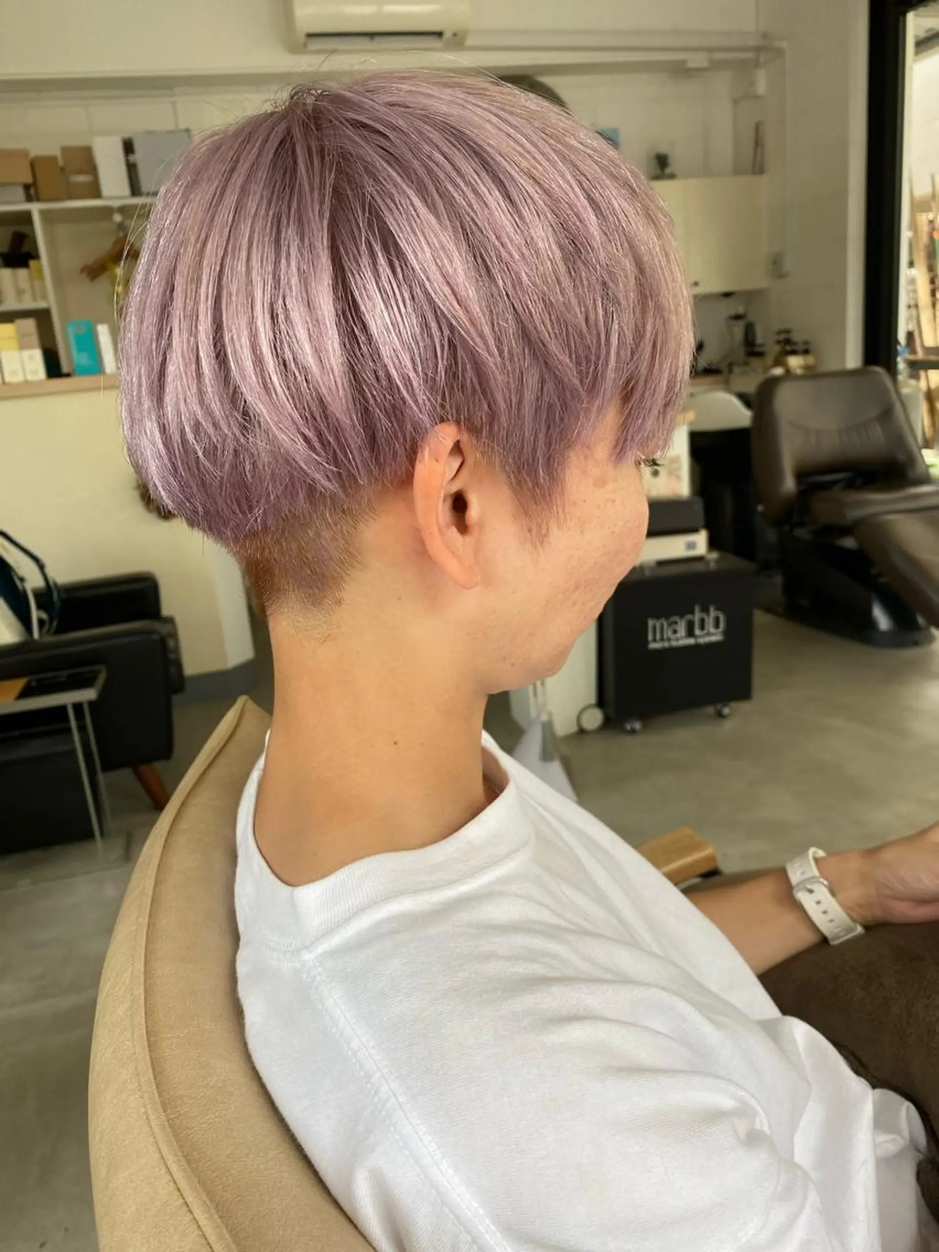 ショート カラー ブリーチ 林 梓のヘアスタイル