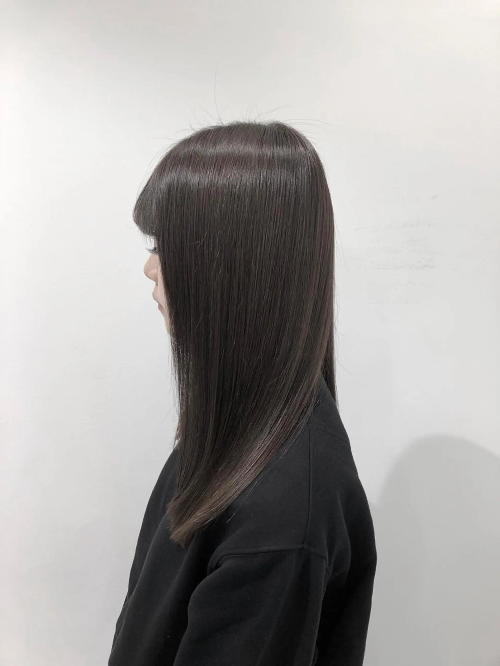 セミロング カラー アッシュ 髪質改善・縮毛矯正専門店 sisi所属・HACHI stylistのヘアスタイル