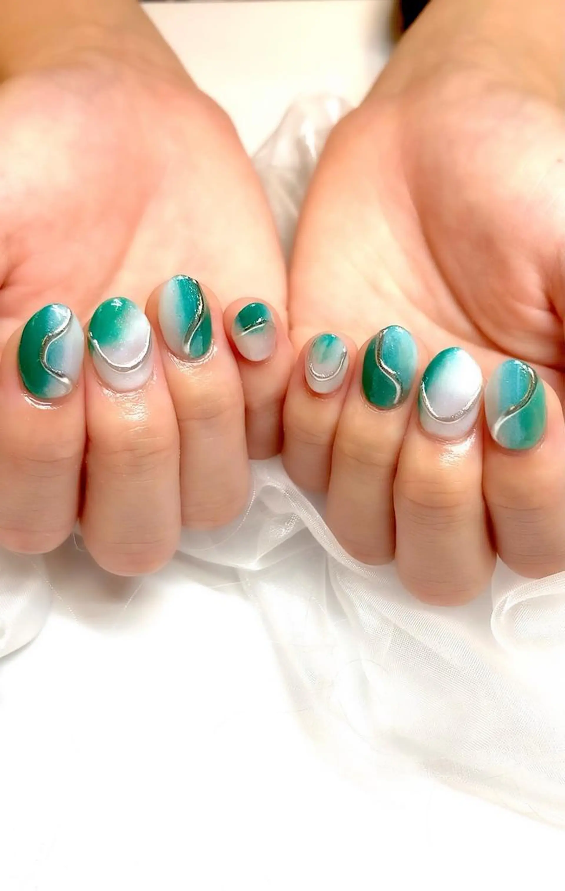 ネイル フットネイル ジェルネイル ミラーネイル ニュアンスネイル オフィスネイル ハンドネイル clover nailのネイルデザイン