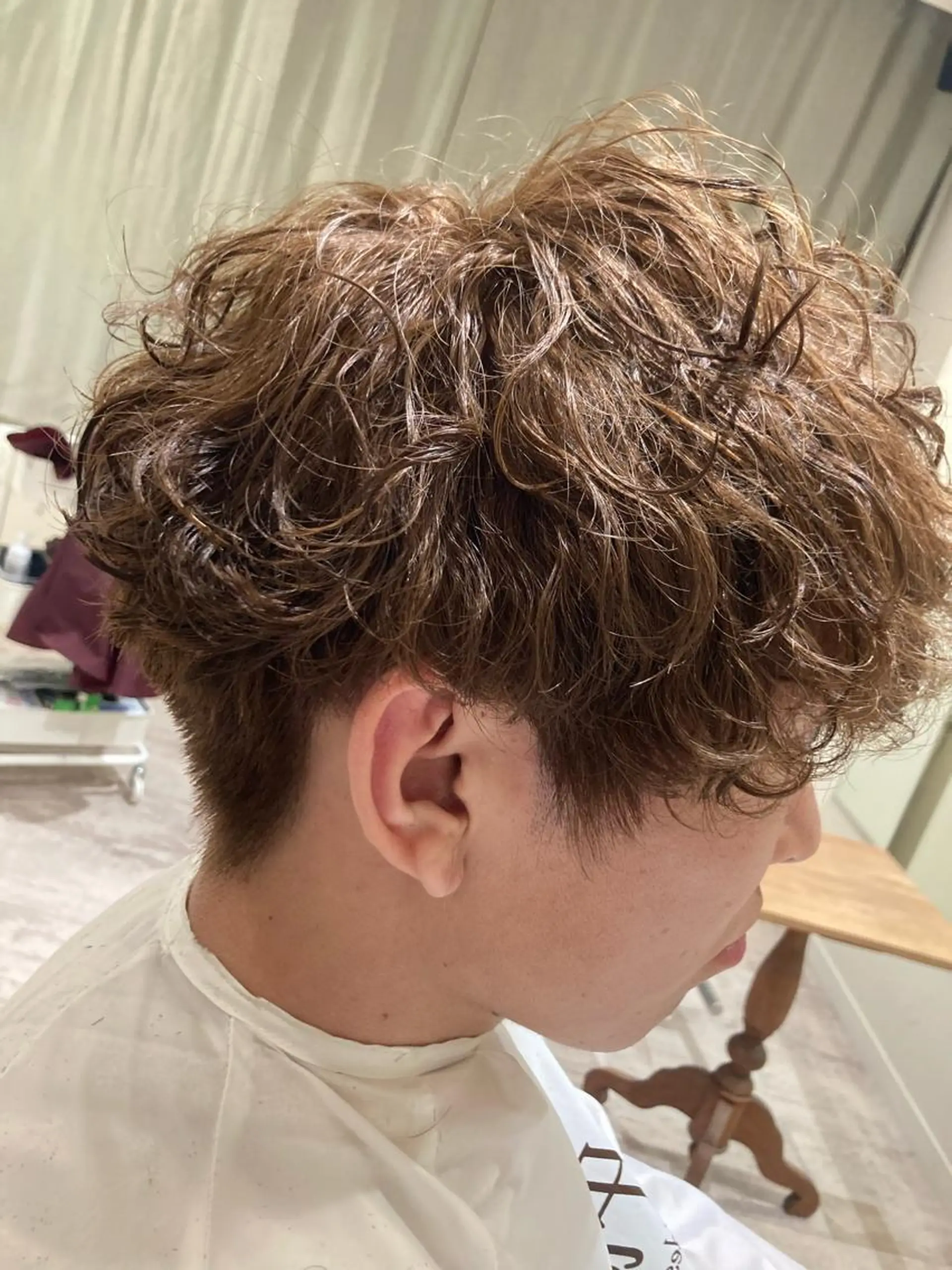 ショート パーマ メンズ メンズパーマ カット パーマ エクステブリーチ矯正 griFFicaのヘアスタイル