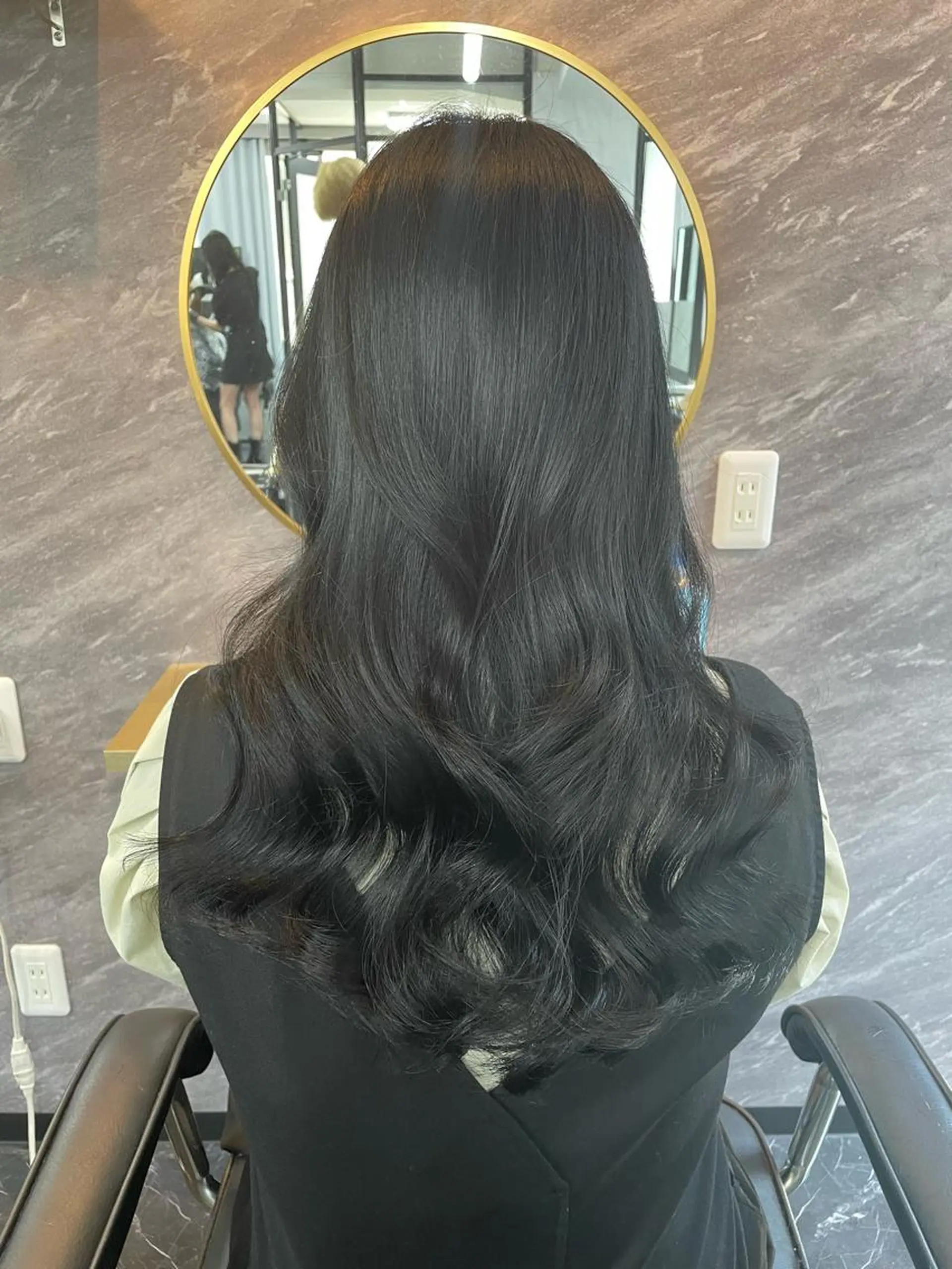 ロング カラー 黒髪 ナチュラルブラック ヘアカラー Ria OSAKA　梅田所属・マリカ🦋韓国 ハイトーン/エクステのヘアスタイル