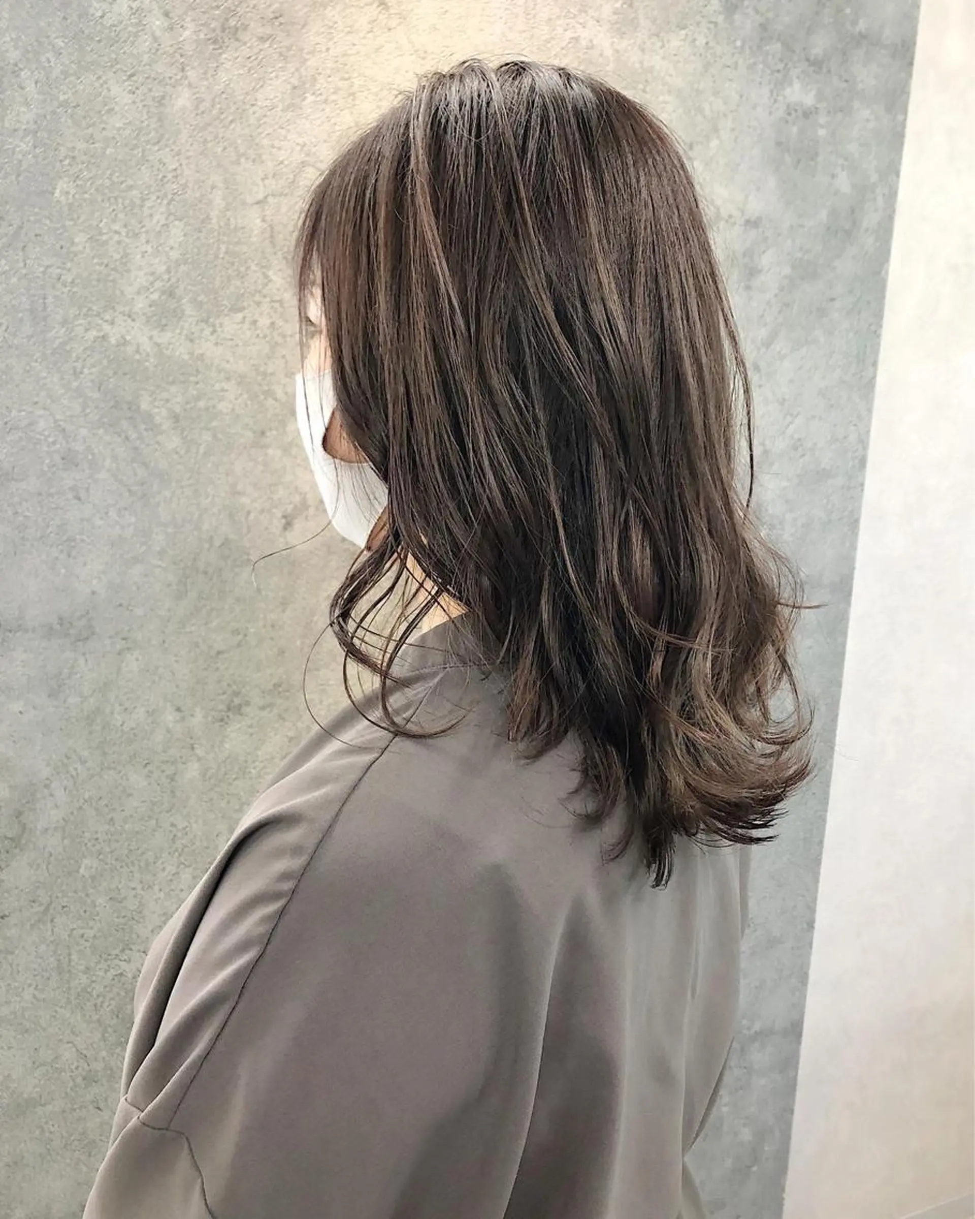 セミロング チョコレートブラウン カット ヘアカラー トリートメント 所渉/韓国レイヤー /ウルフカットのヘアスタイル