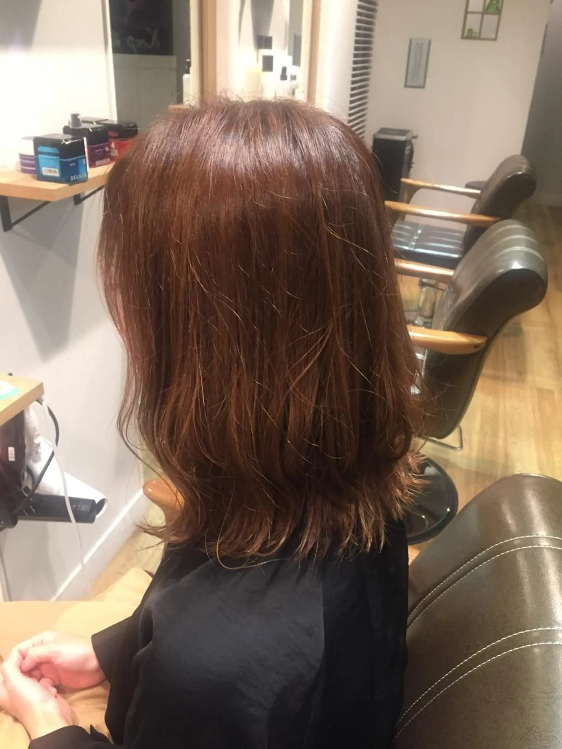 セミロング カラー ツキダテ ユイのヘアスタイル