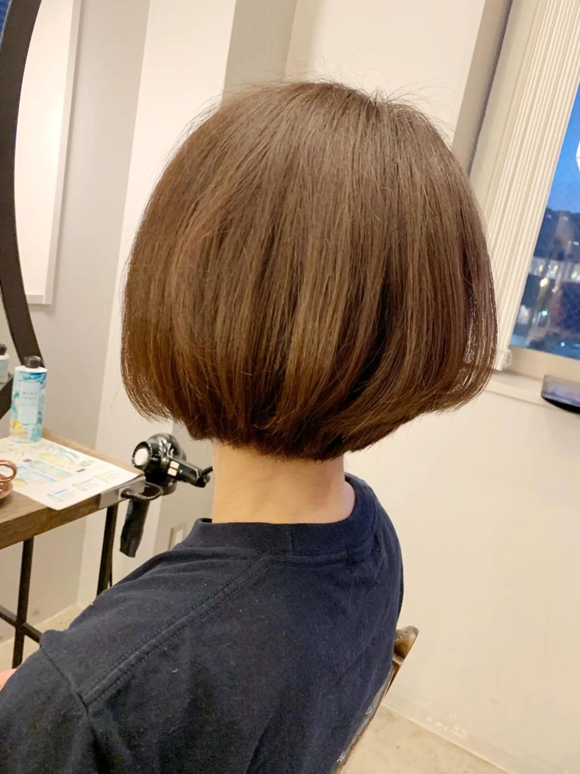 ショート カラー ボブレイヤー ショートレイヤー ブラウンカラー チェスナットブラウン ボブ カット 佐藤 美紅のヘアスタイル