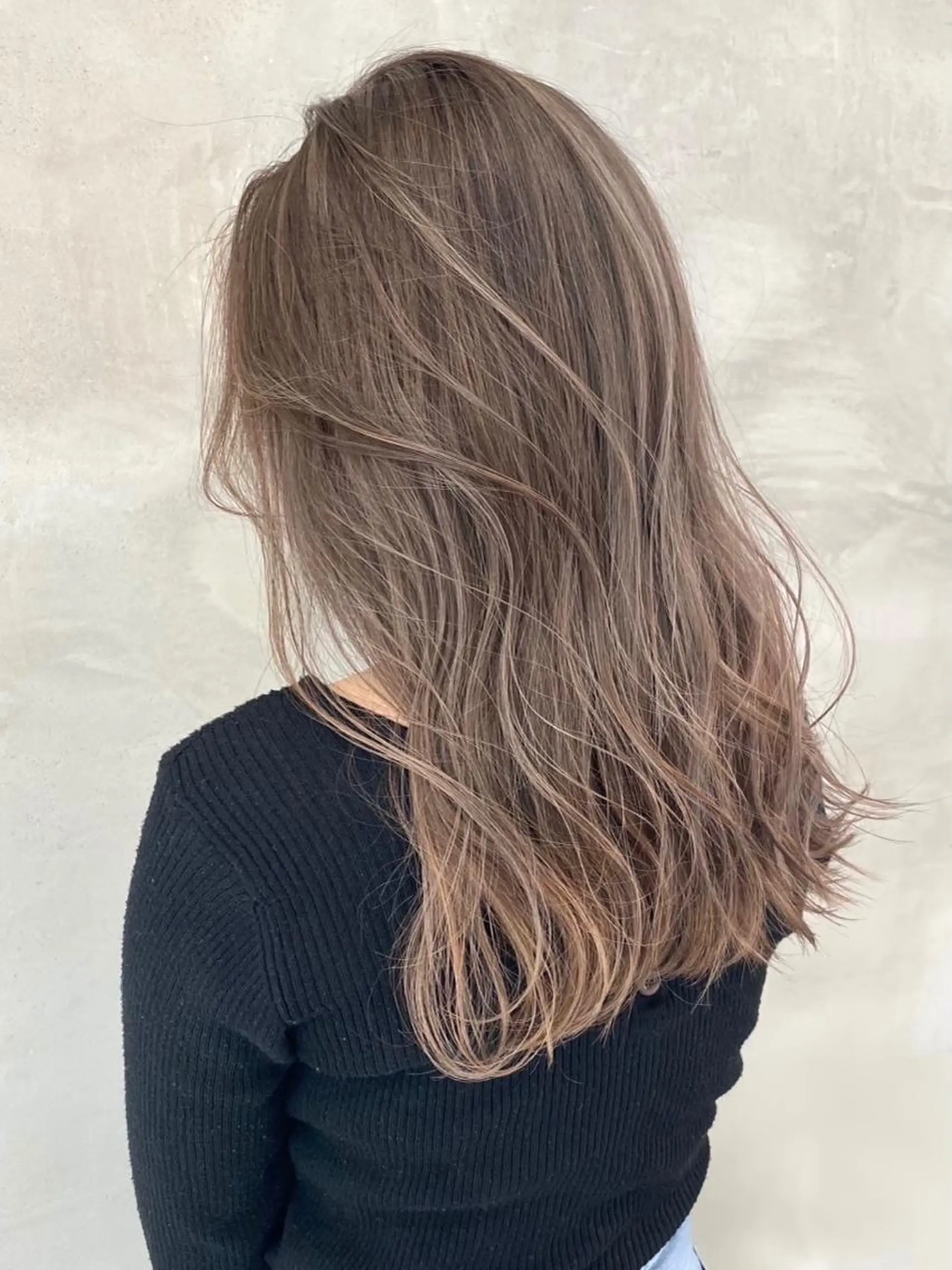 ロング カラー バレイヤージュ ベージュカラー ヌーディベージュ レイヤーカット カット ヘアカラー トリートメント 🫧透明感カラー🫧 OIKAWAのヘアスタイル