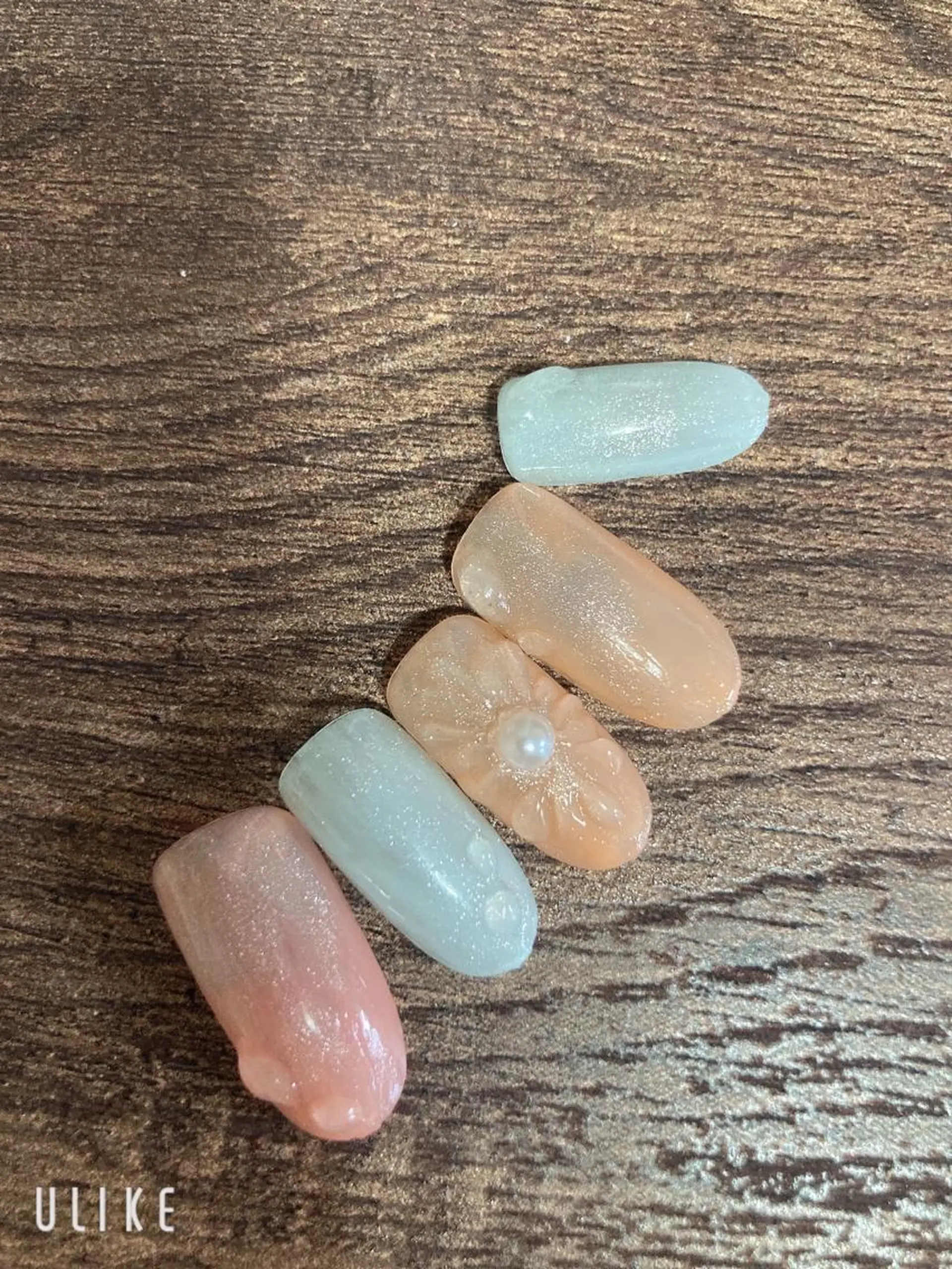 ネイル キラキラネイル マグネットネイル ぷっくりネイル ネイルケアサロン Campanulaのネイルデザイン