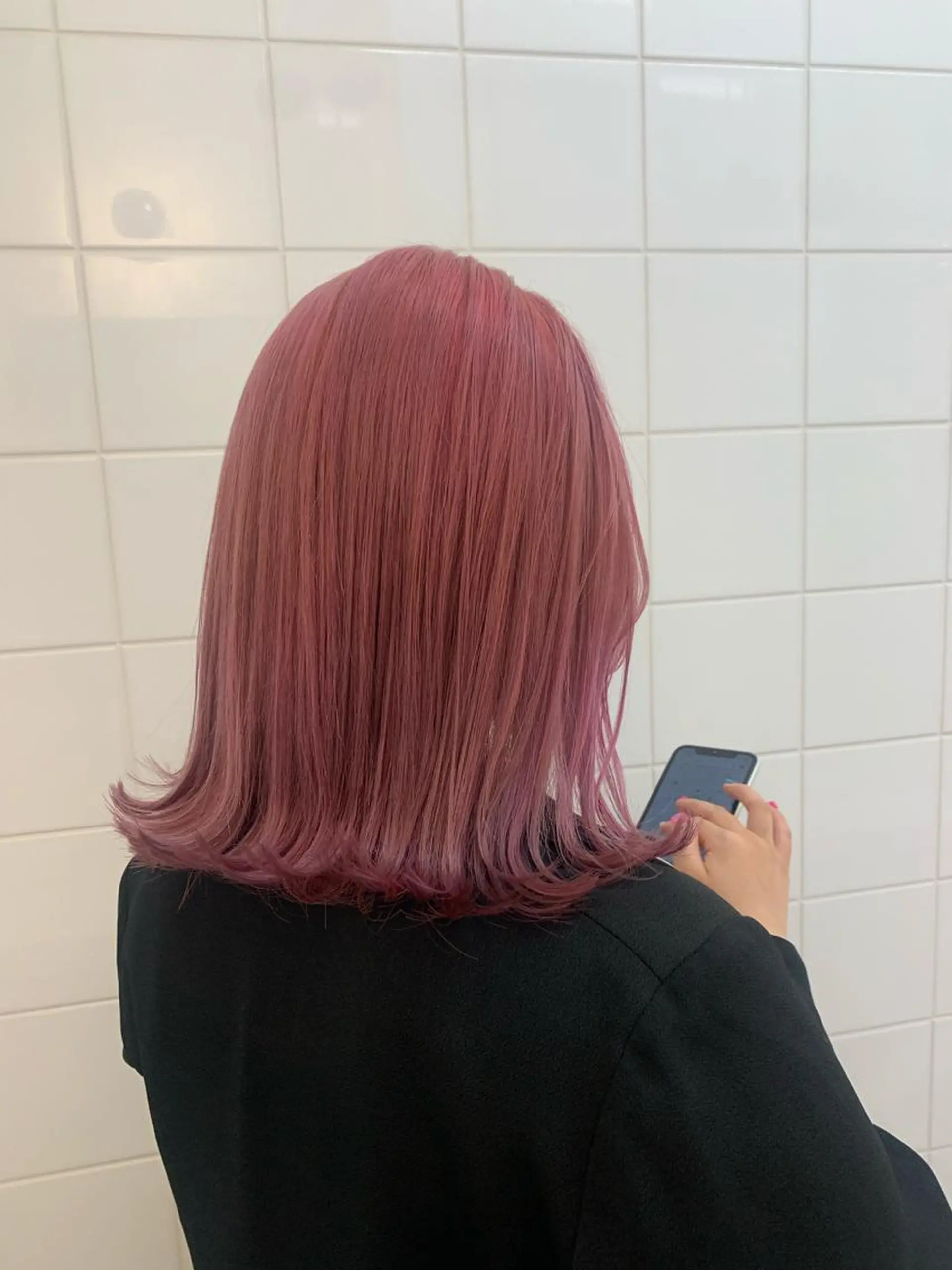 ミディアム カラー ヘアアレンジ 🧨ブリーチー×ボブ レイヤー💎じゅえるのヘアスタイル