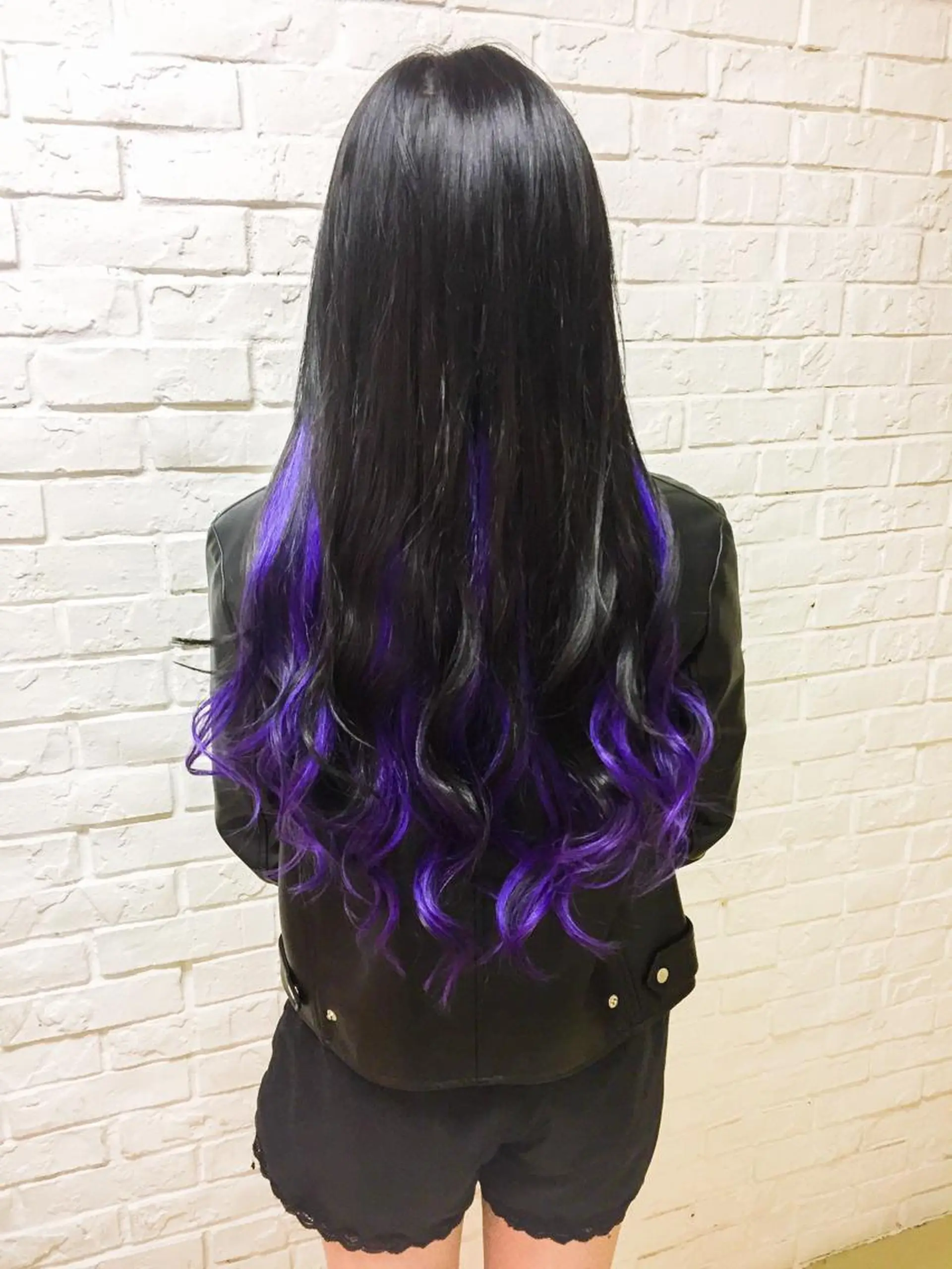 ロング カラー シールエクステ グラデーションカラー パープルカラー エクステ ヘアカラー トリートメント エクステ エクステリピート率 No.1 菊池　悠介のヘアスタイル