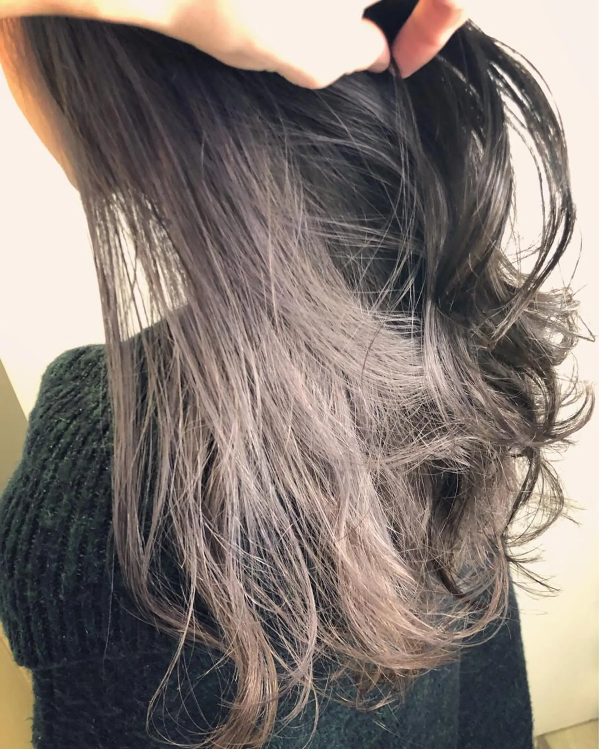 セミロング カラー アッシュ ホワイトアッシュ カット ヘアカラー トリートメント 原宿サロン代表 デザインカラー伊藤卓のヘアスタイル