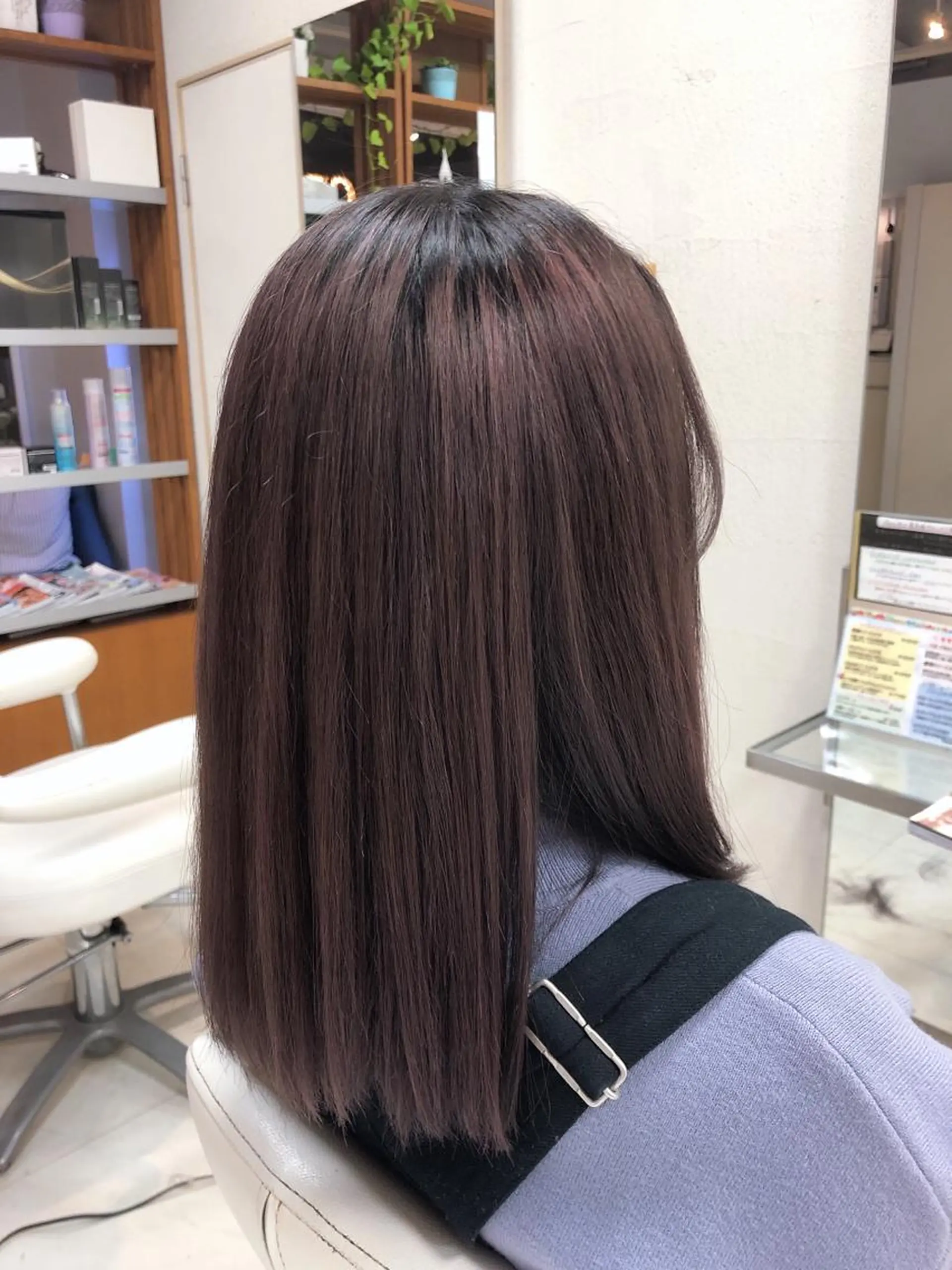 ミディアム カット 縮毛矯正 阿部 美咲のヘアスタイル