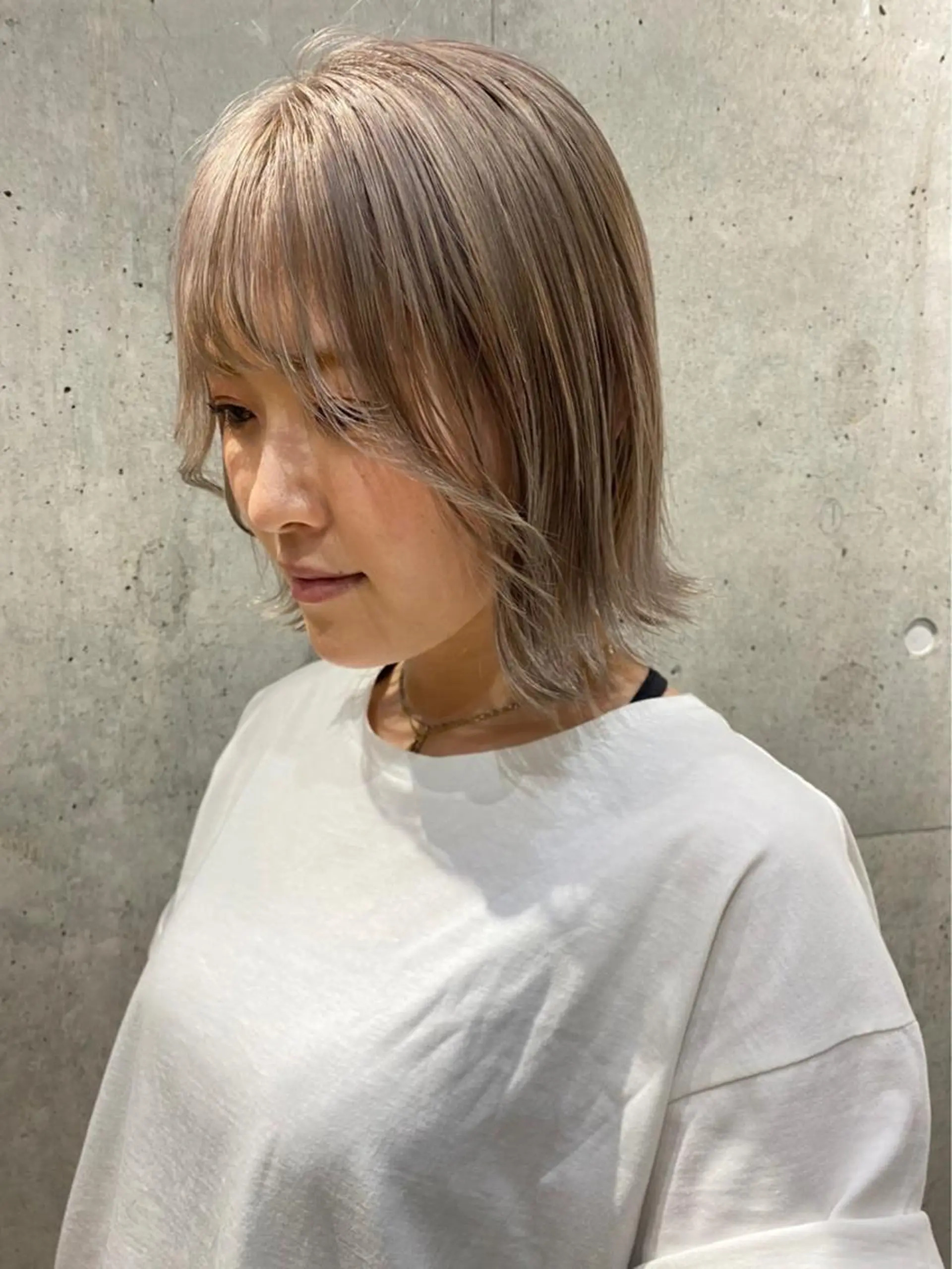ショート カラー ヘアアレンジ アッシュ アッシュグレー アッシュグレージュ バレイヤージュ ミストバング Bob＆ハイトーン 専門家CHIHIROのヘアスタイル
