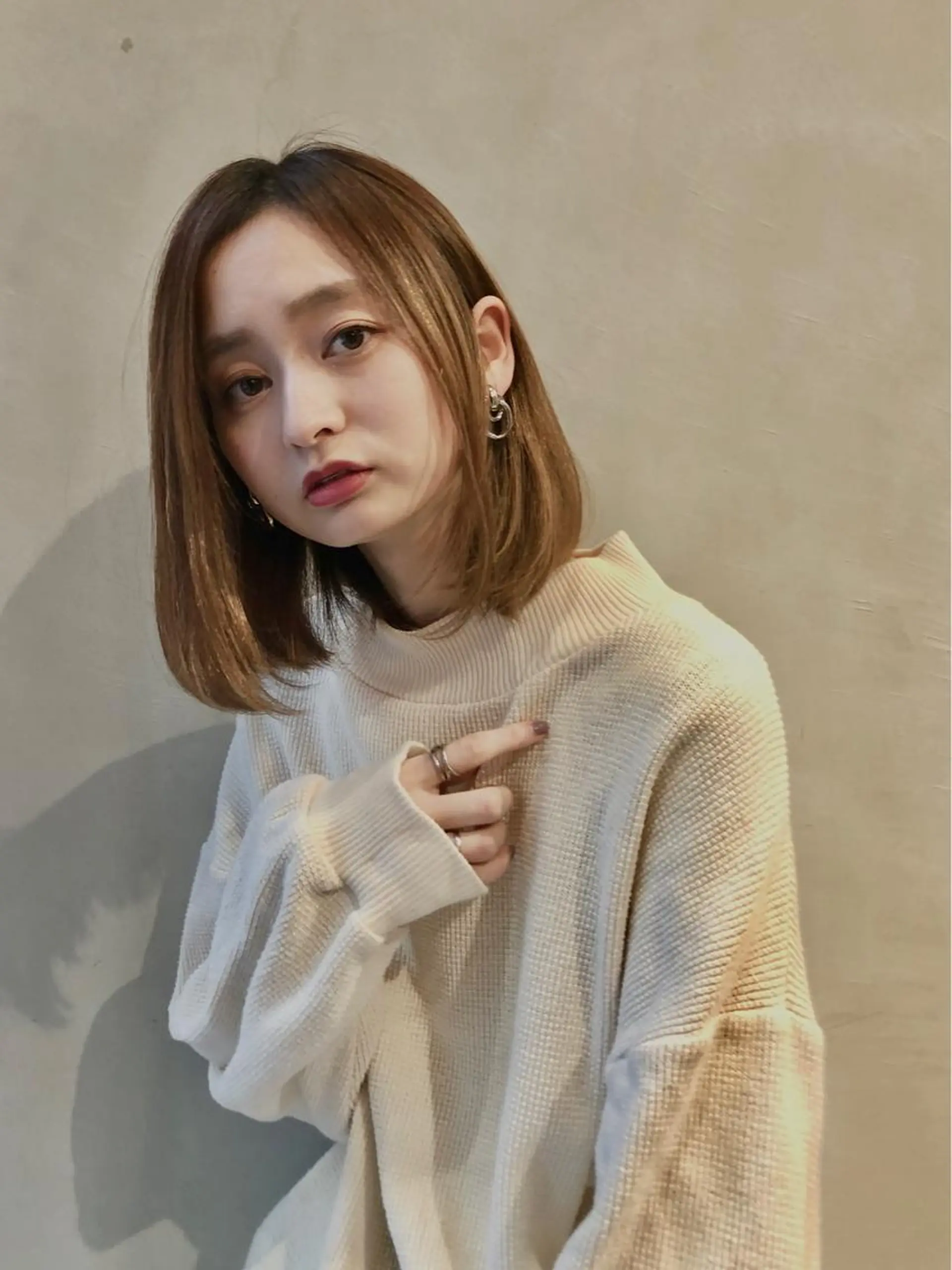 ミディアム 小林 愛花のヘアスタイル