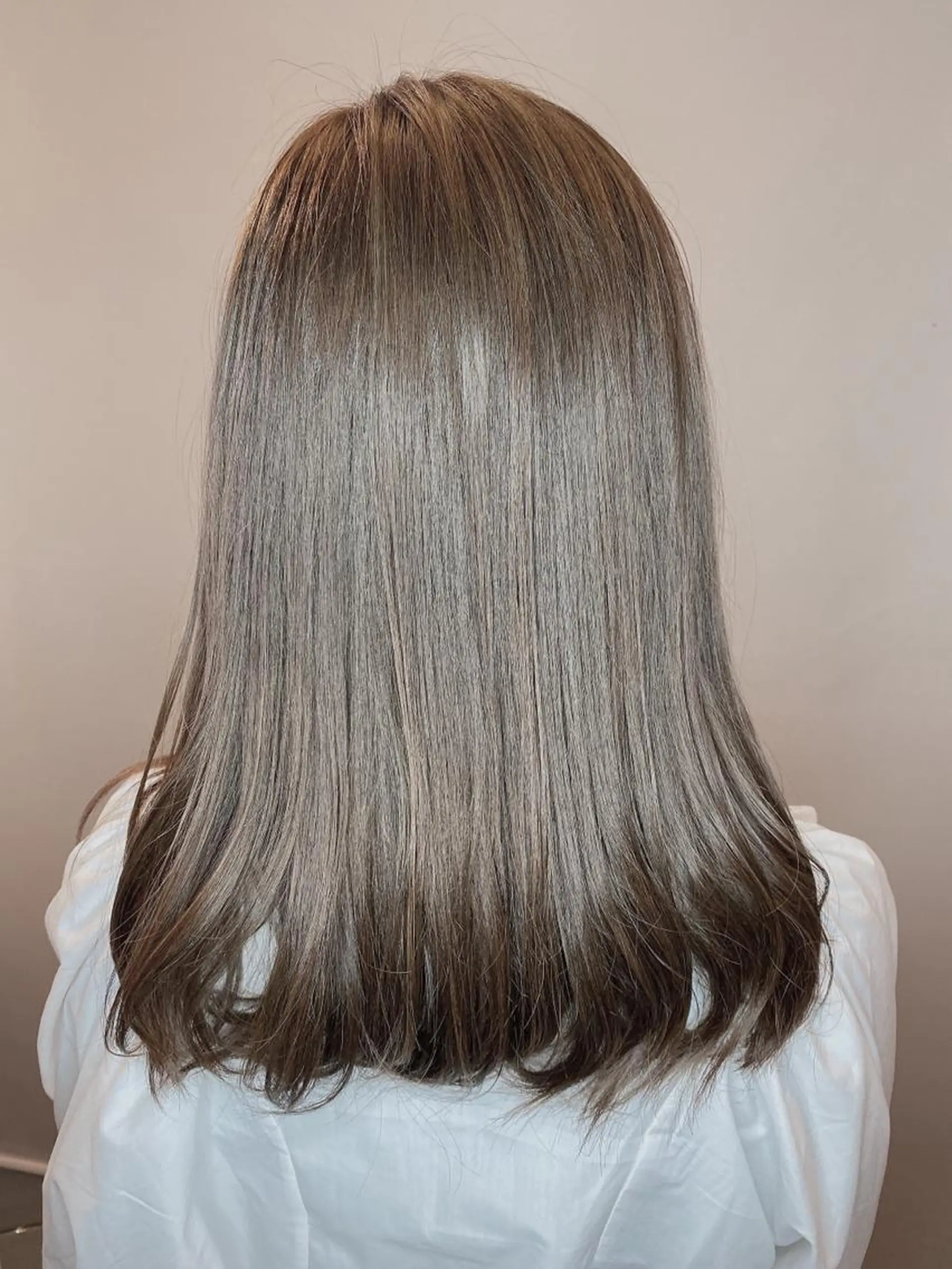 ミディアム SHINKA所属・小倉 愛のヘアスタイル