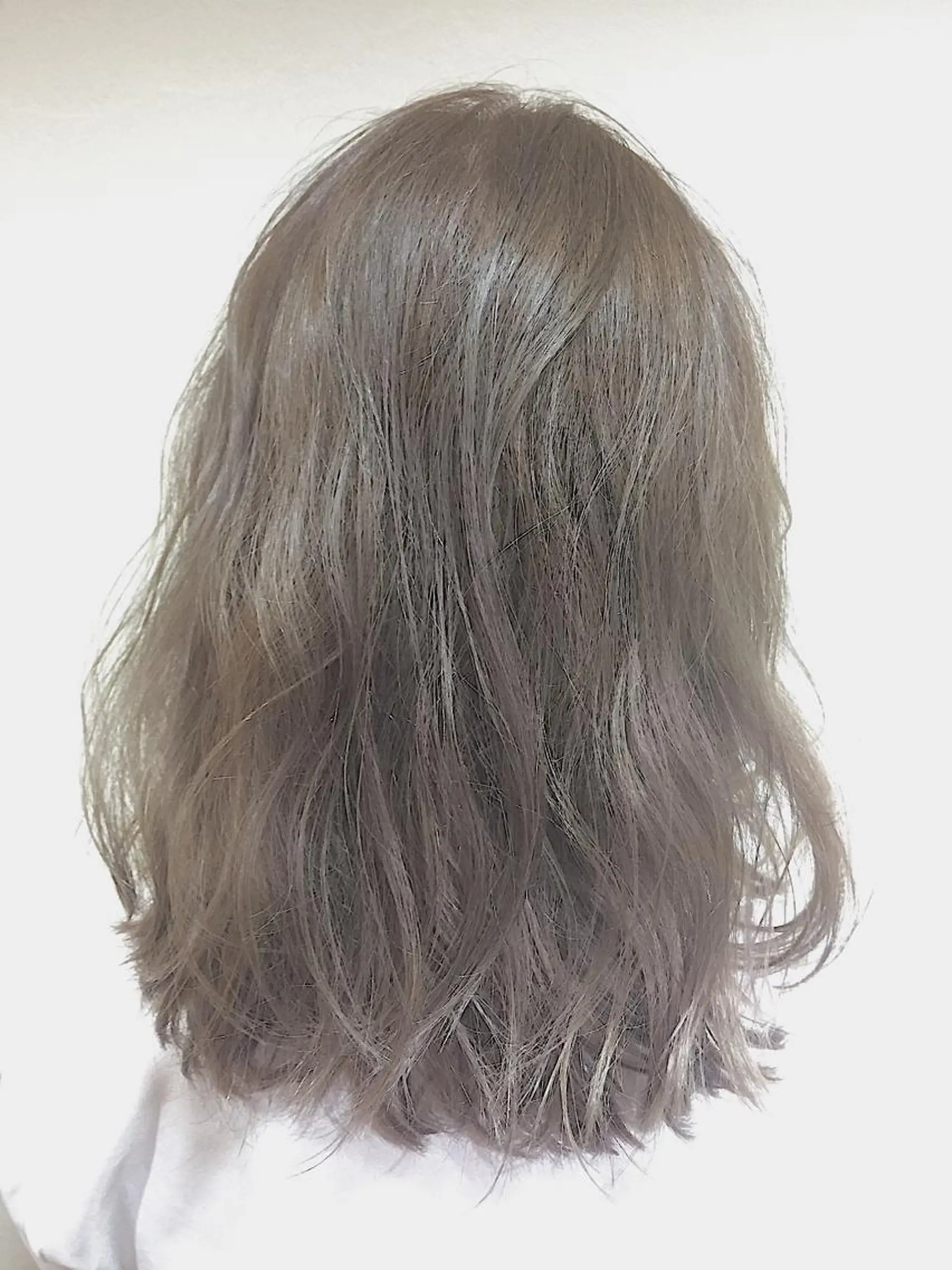 セミロング カラー パーマ セミロングパーマ アッシュ アッシュグレー アッシュグレージュ 透明感カラー 可愛いを作る神 ナオヒロのヘアスタイル