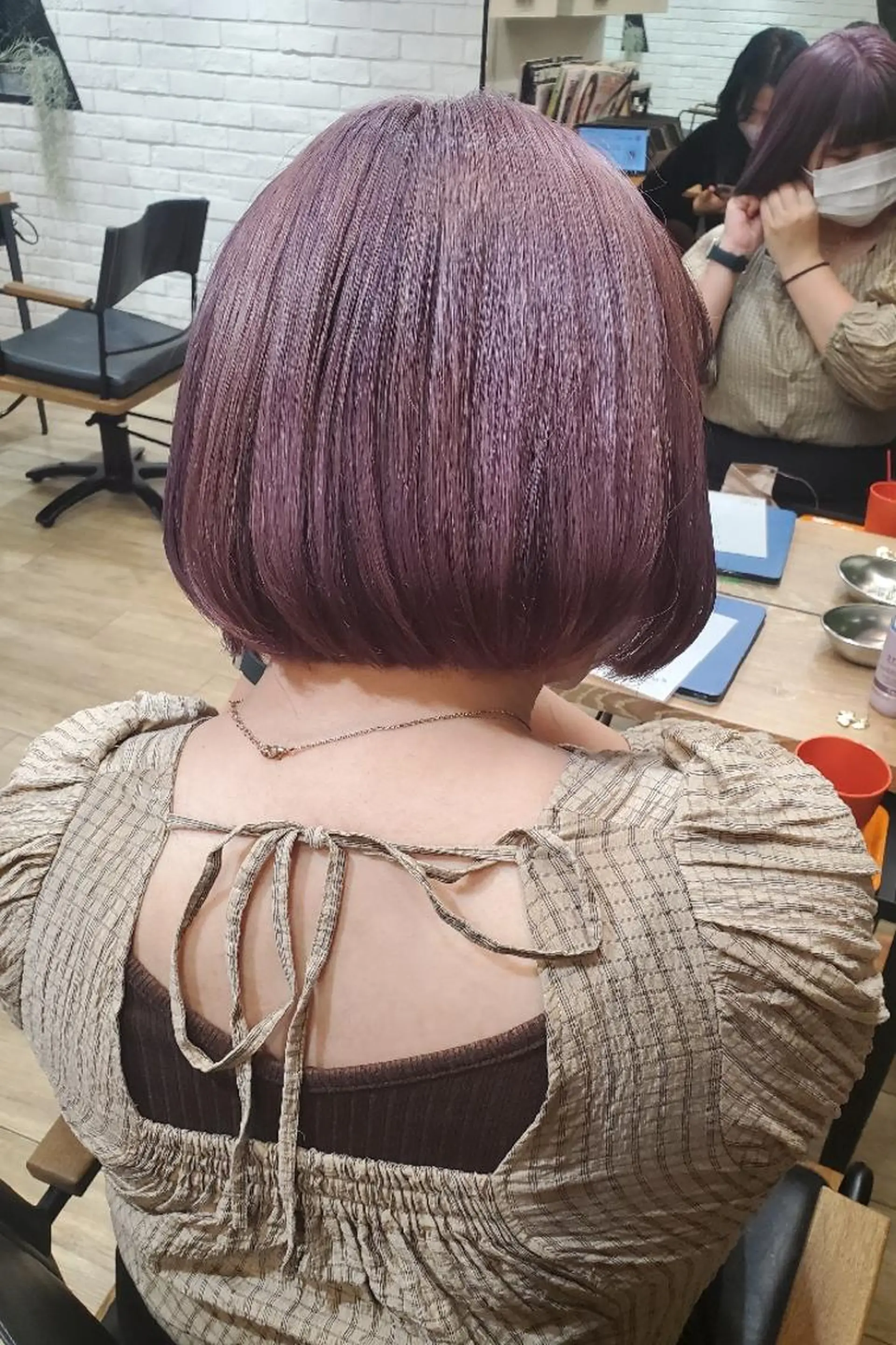 ミディアム カラー ブリーチ カシス カット ヘアカラー トリートメント パーソナルカラー 診断🍀マリンのヘアスタイル