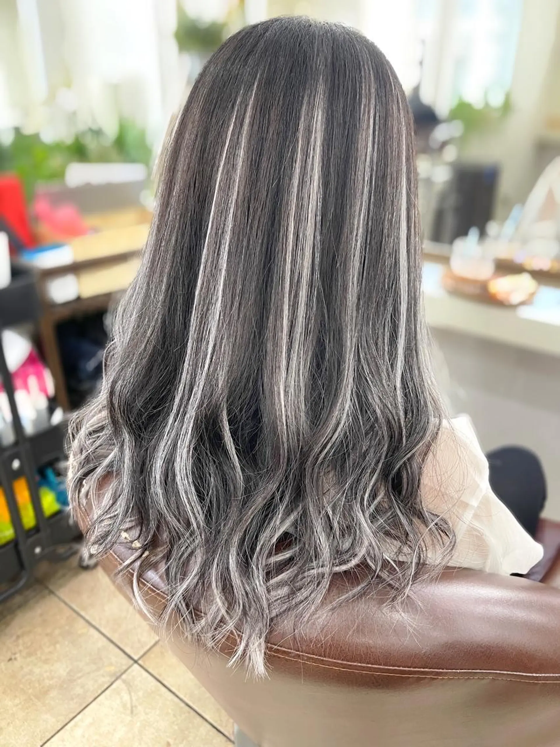 ミディアム シールエクステ エクステ ハイライト エクステ 🫧あ お🫧 心斎橋のヘアスタイル