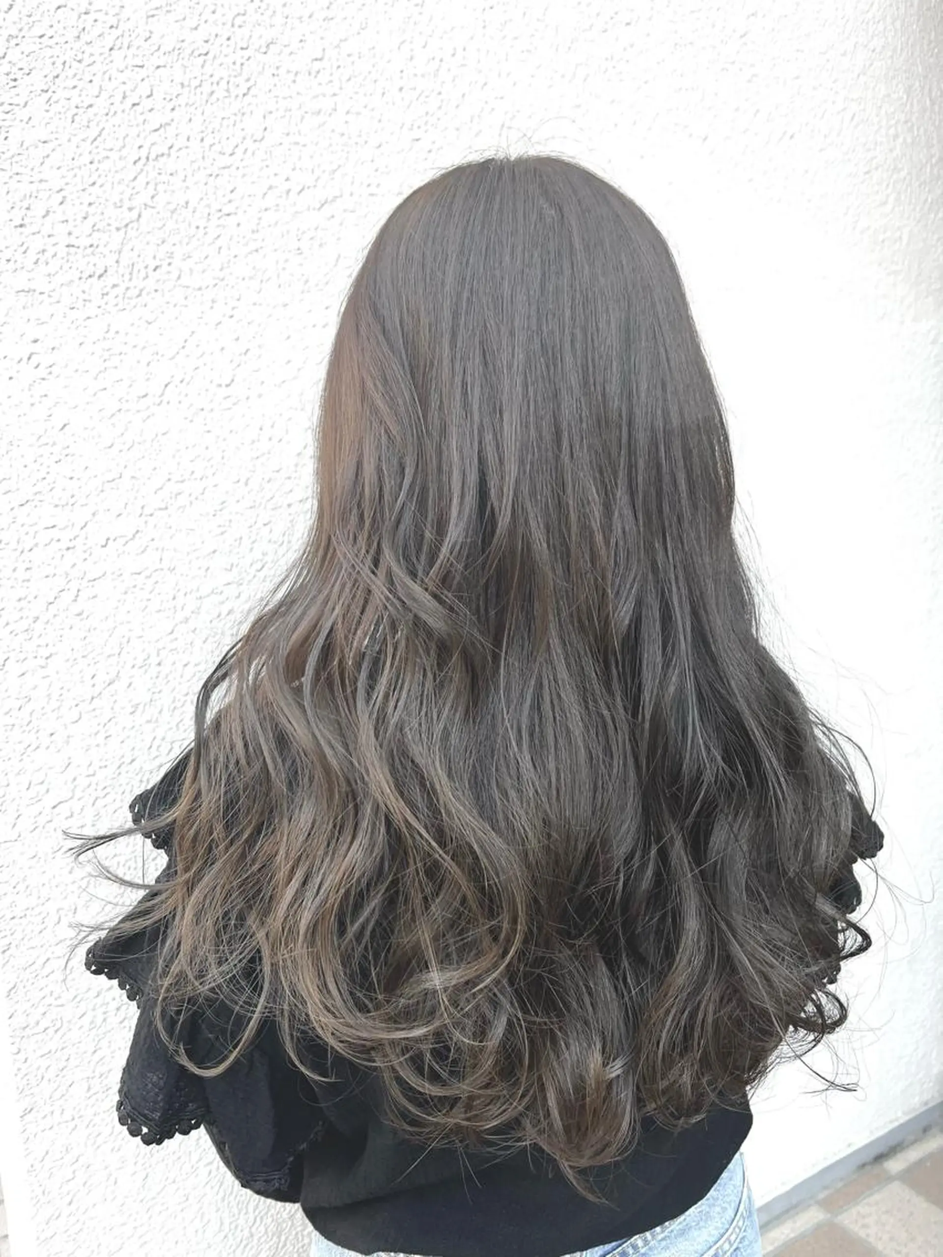 ロング カラー 新井 友菜のヘアスタイル