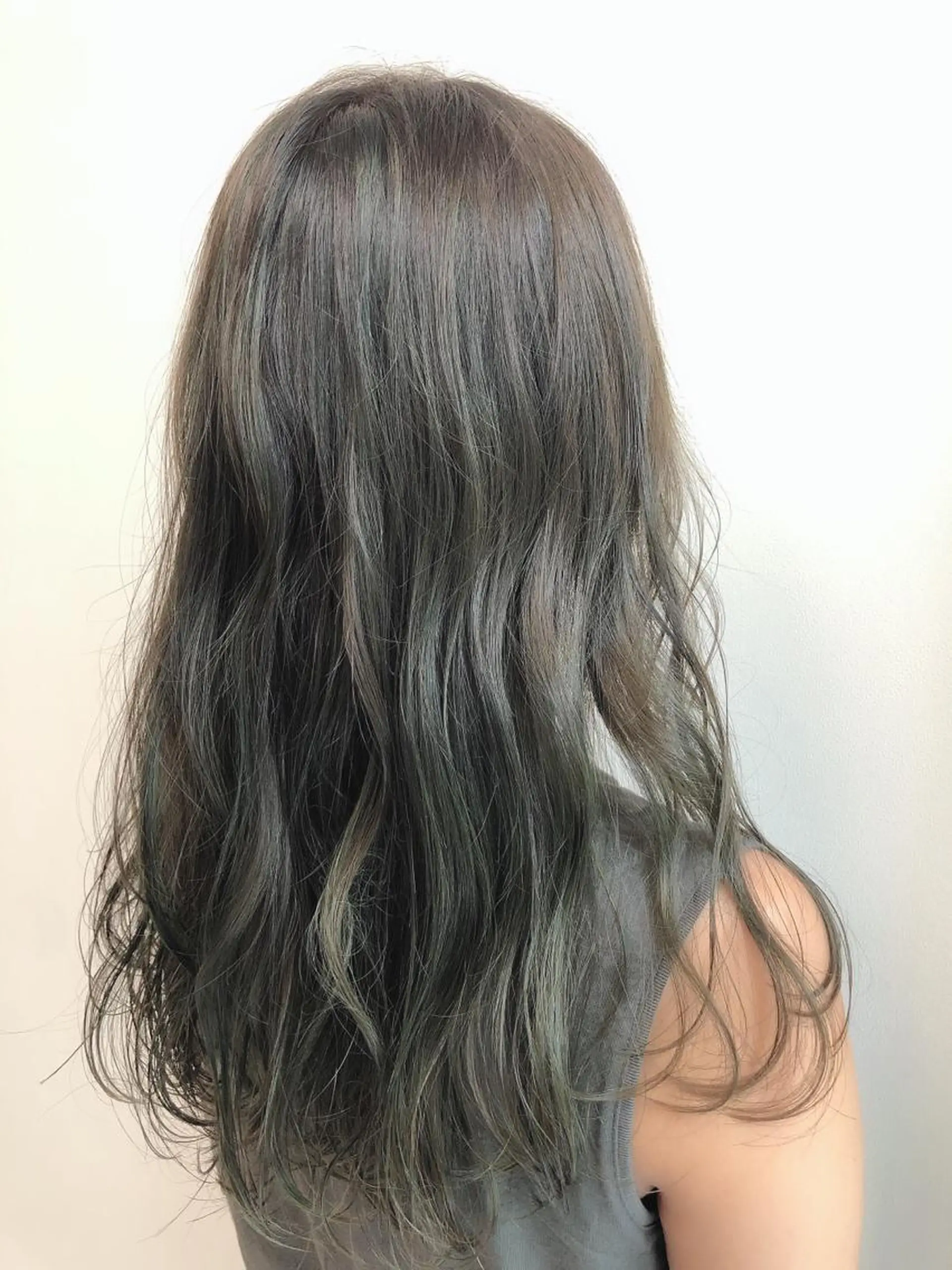 ロング ハイライト コトネ🫧 韓国風レイヤーカットのヘアスタイル