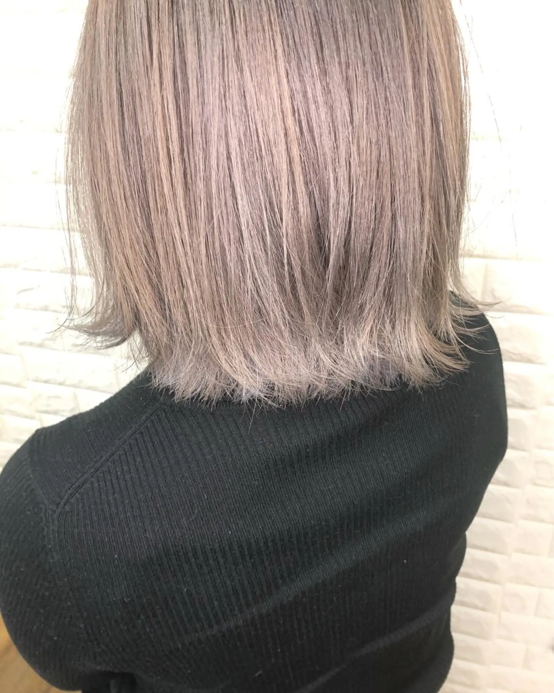 ミディアム カラー ベージュカラー ブリーチ ケアブリーチ ヘアカラー トリートメント famille所属・famille ファミーユのヘアスタイル