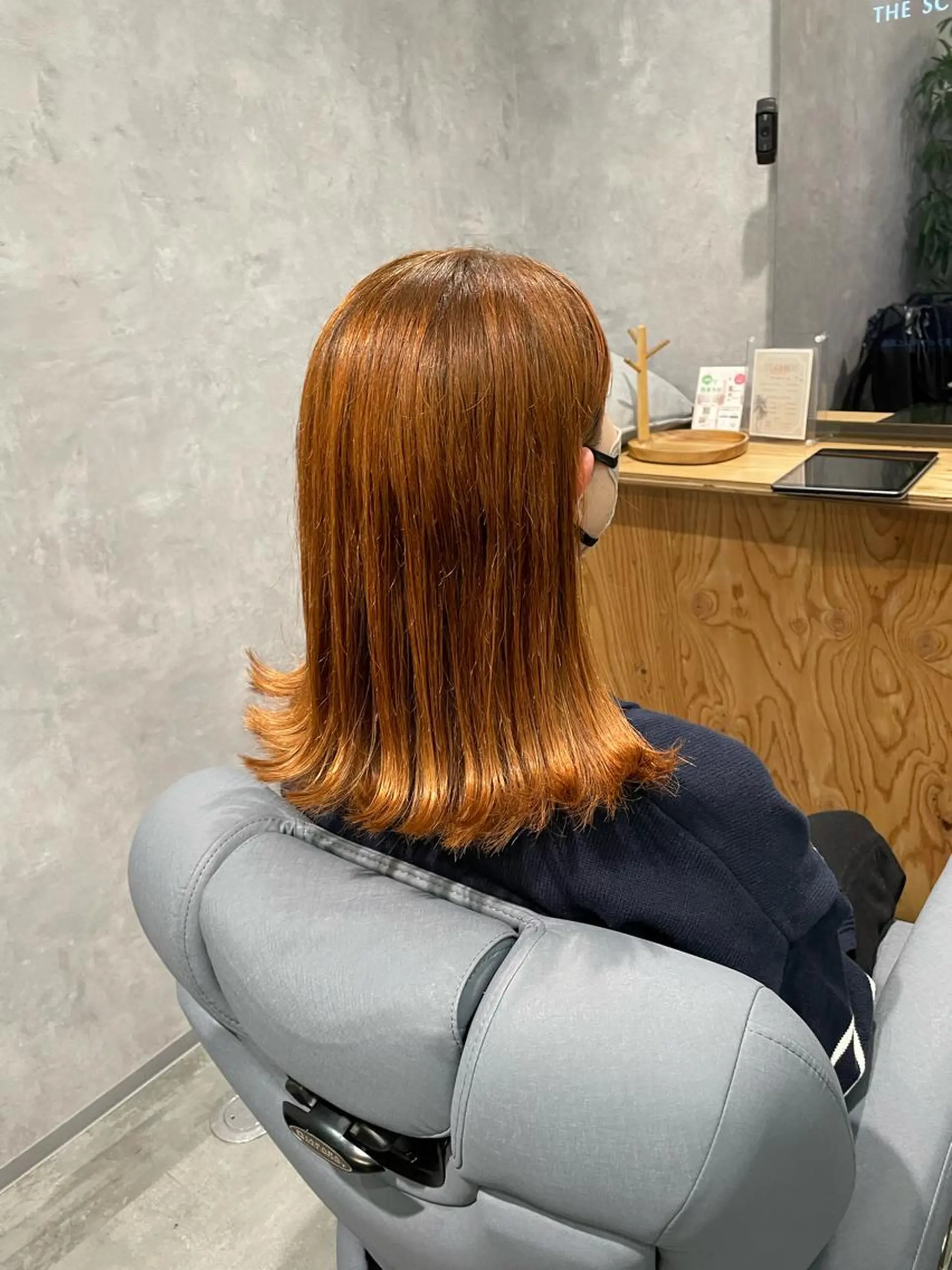 セミロング カラー 黒岩 梨沙のヘアスタイル