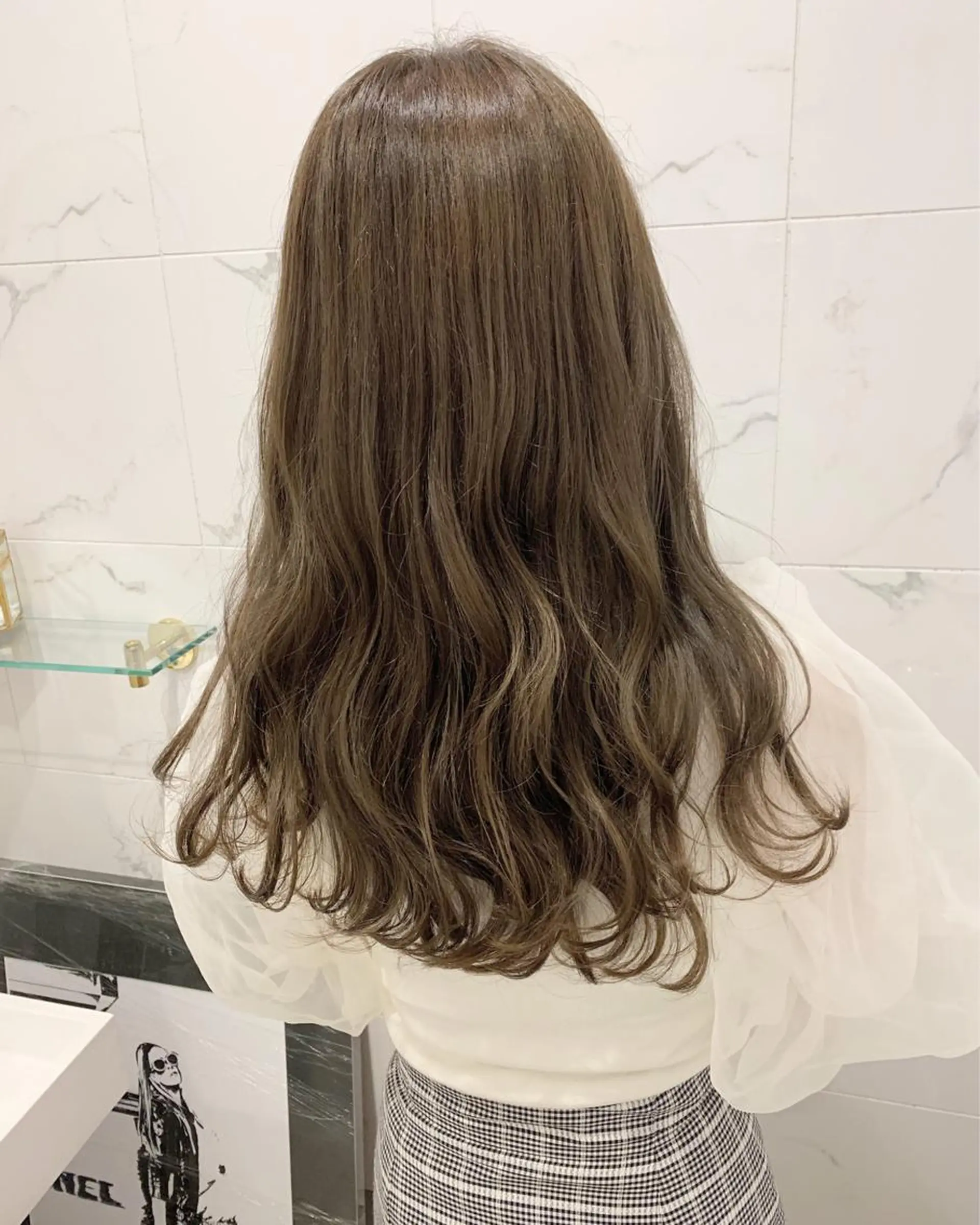 カラー バレイヤージュ ブリーチ デザインカラー ハイライトカラー インナーカラー ハリウッドブロウ LAID BACKの眉毛・アイブロウイメージ