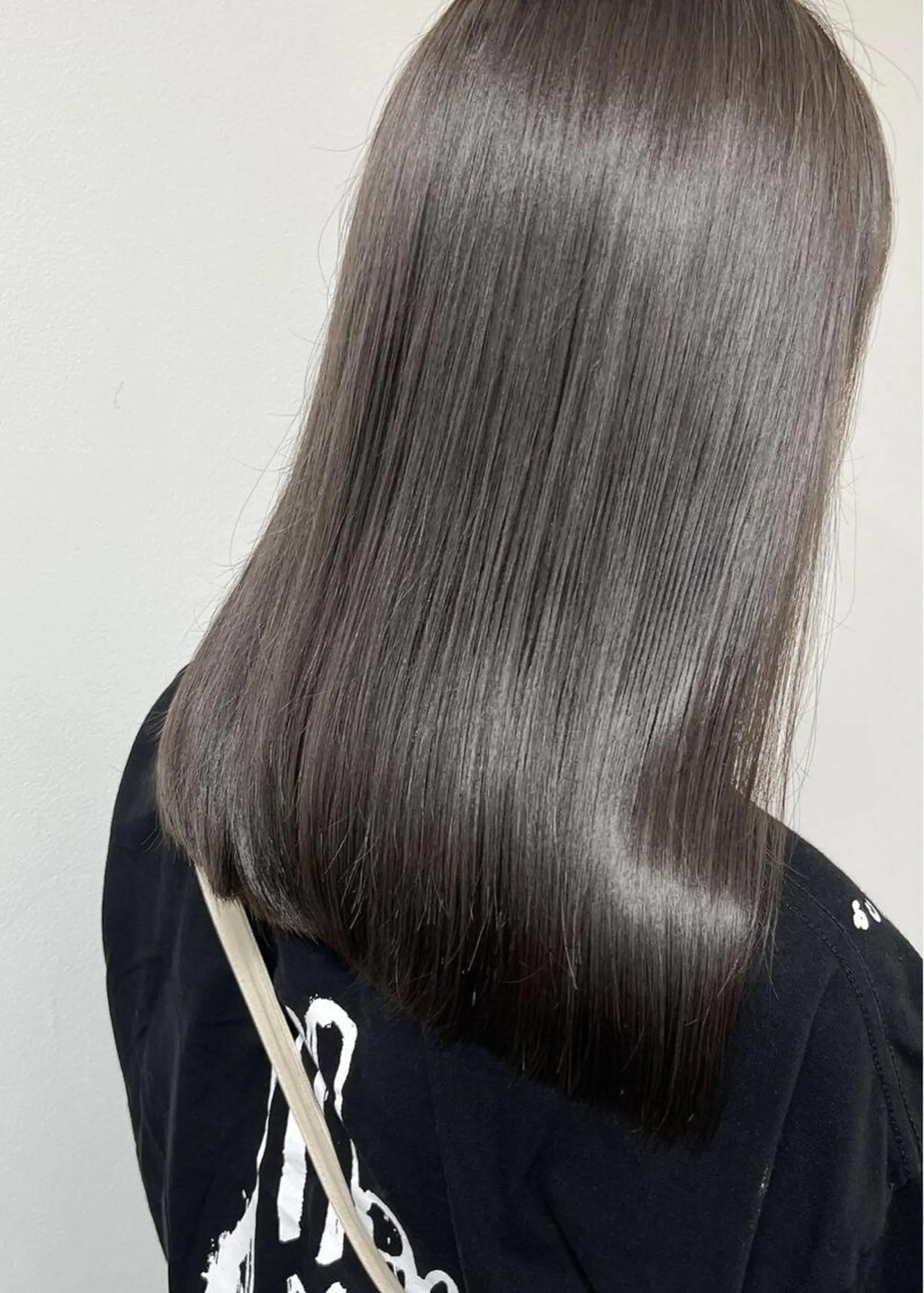 ミディアム カット トリートメント hoNua. 栄/透明感カラーのヘアスタイル