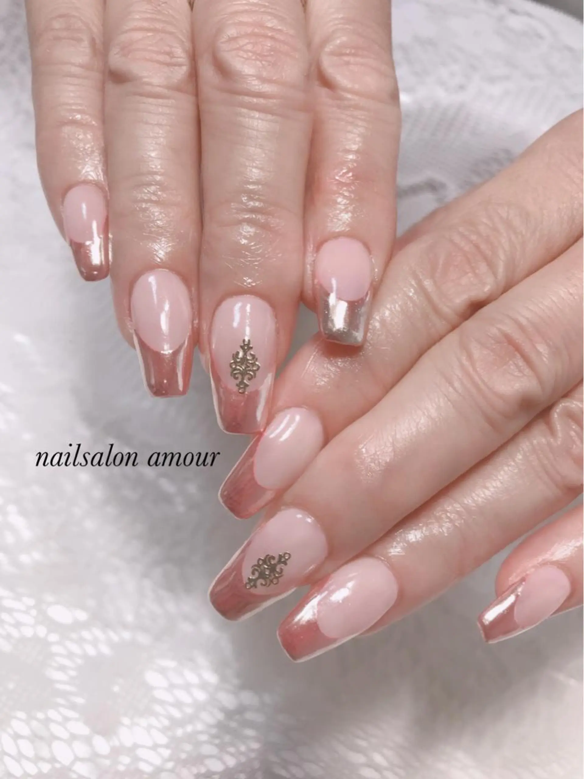 ネイル フレンチネイル ミラーネイル nailsalon ♡amour♡のネイルデザイン