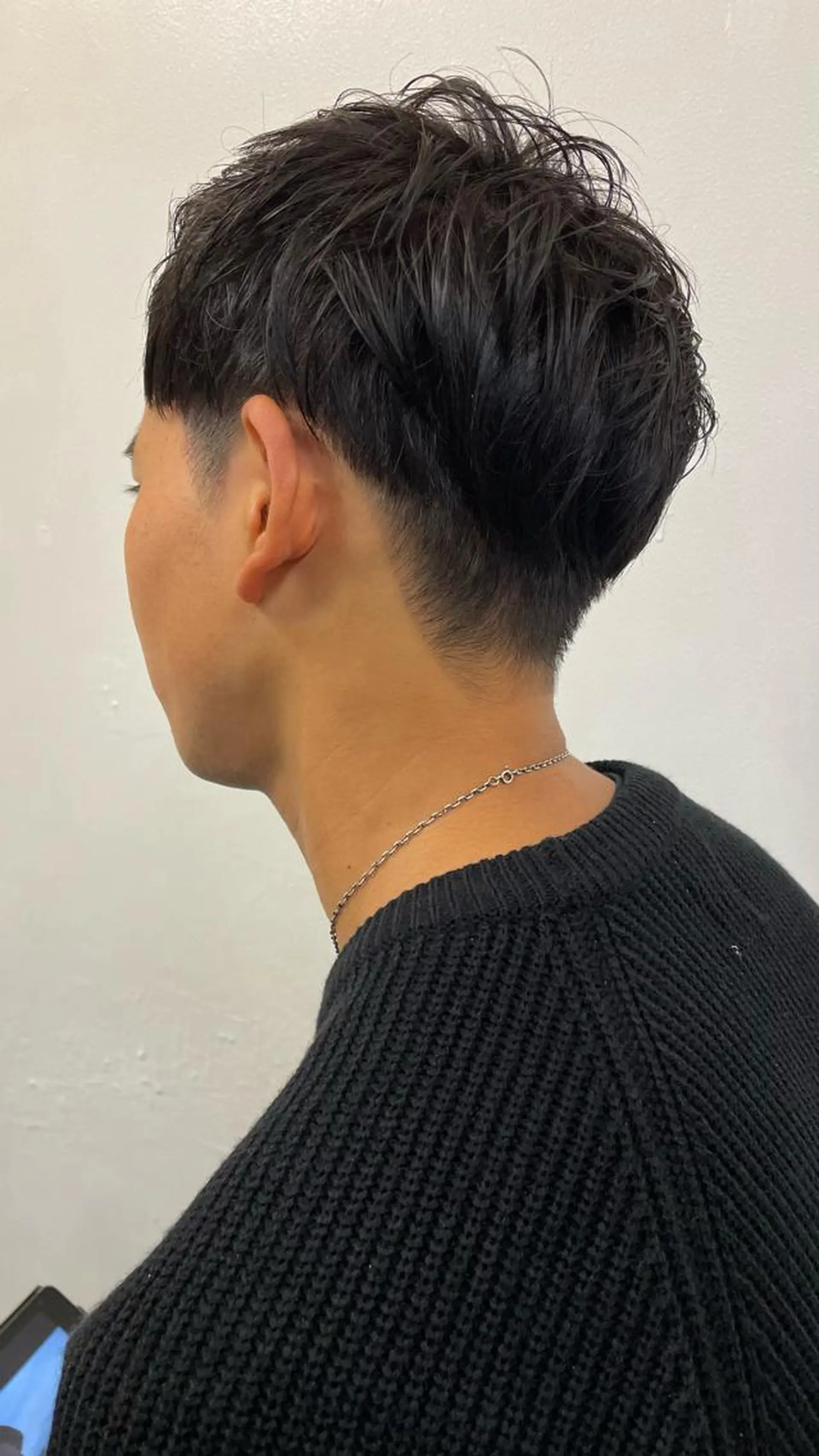 ショート カット オリーブカラー 長谷川のヘアスタイル