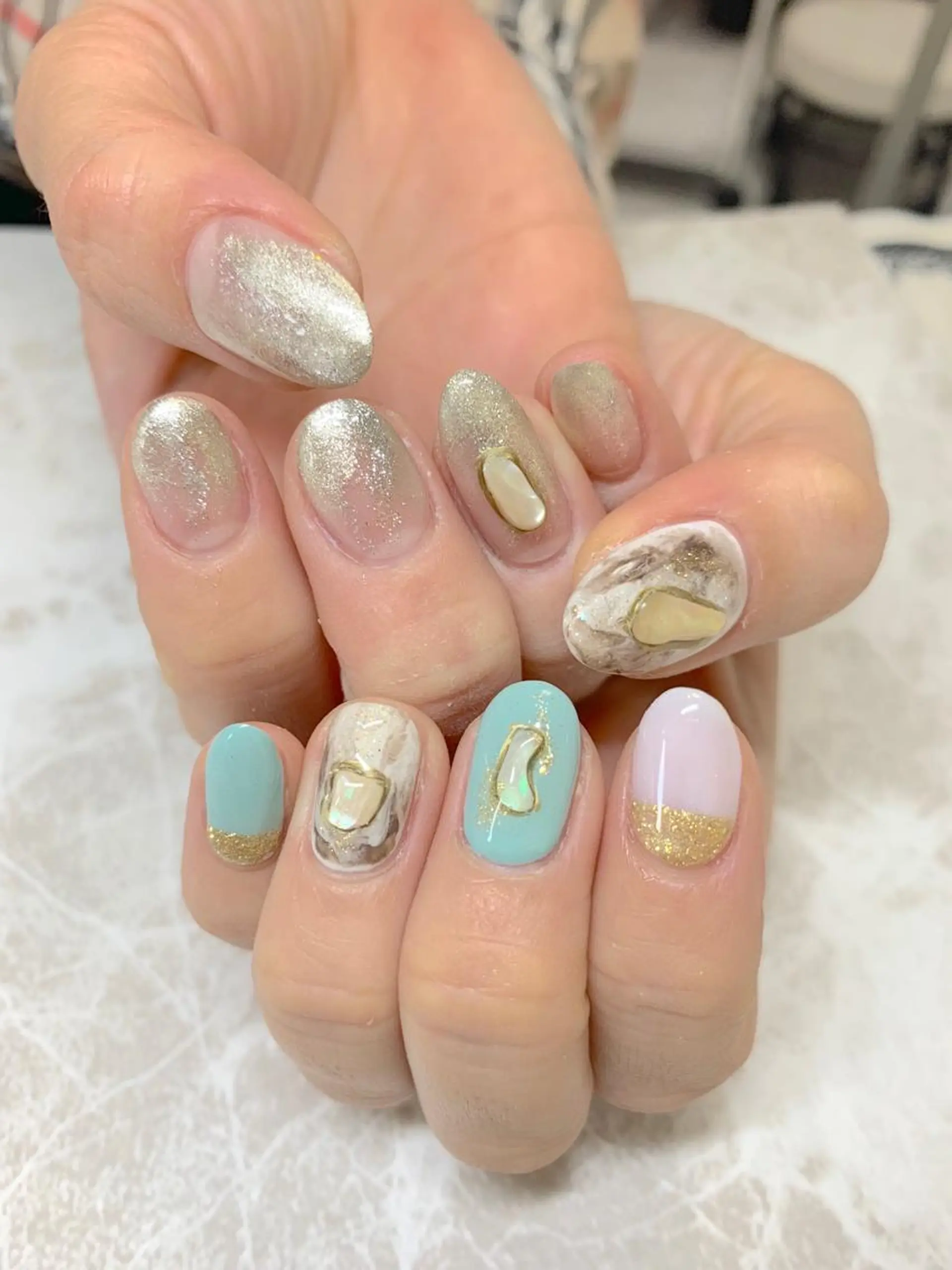 ネイル ミラーネイル ニュアンスネイル ハンドネイル ハンドケア LULU LIMAのネイルデザイン