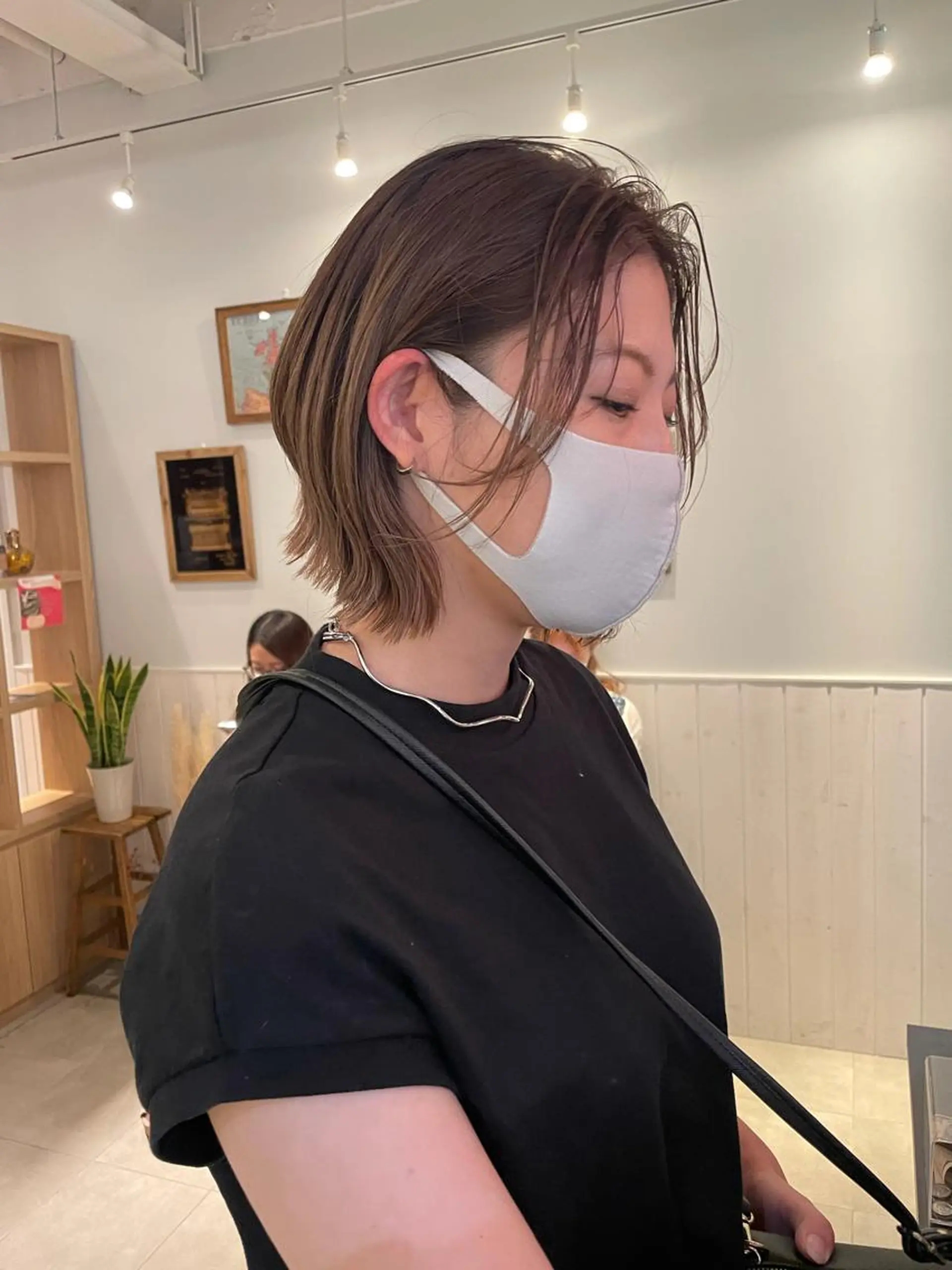 ショート カラー ケアブリーチ/ エクステ/レイヤーのヘアスタイル