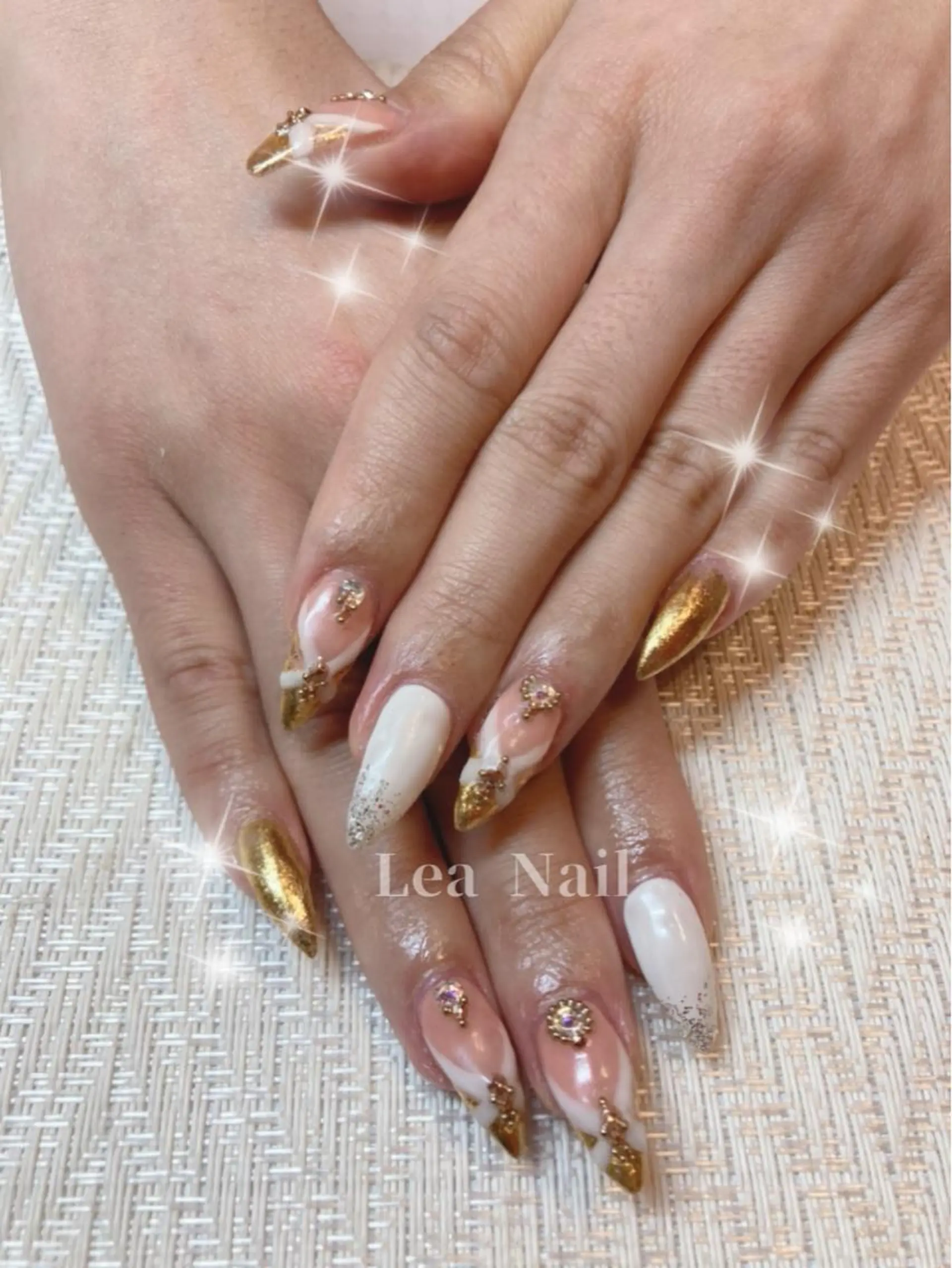 ネイル ゴージャス Lea Nailのネイルデザイン
