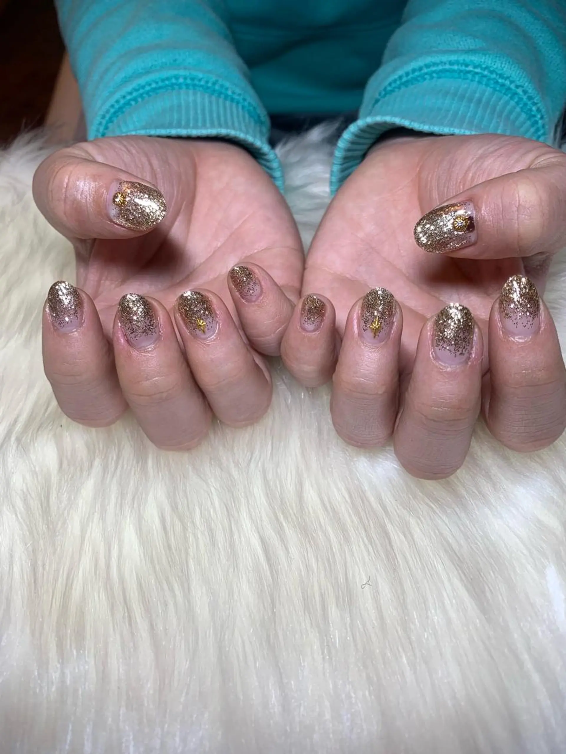 ネイル ゴールド ラメ(グリッター) ラメグラデーション 松山 美由紀のネイルデザイン