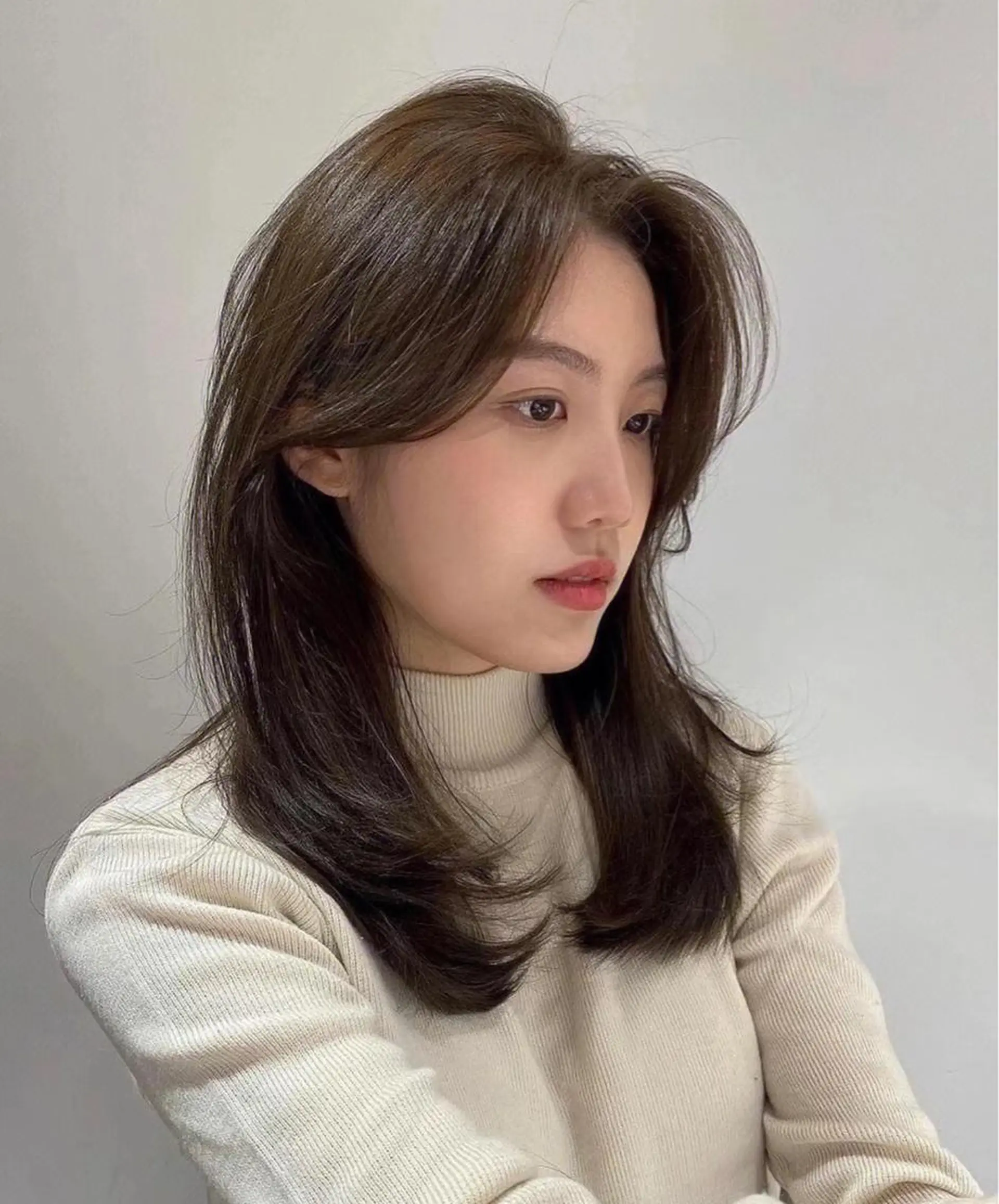 ミディアム カラー ベージュカラー ブリーチ イヤリングカラー 韓国風カラー ブリーチなしカラー カット ヘアカラー トリートメント 鈴木 一貴のヘアスタイル