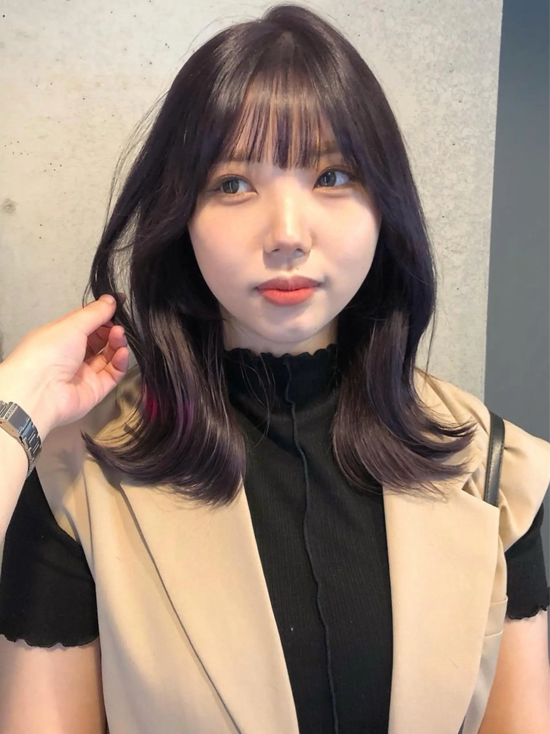 ミディアム カラー くびれヘア 外ハネヘア カット ヘアカラー トリートメント トレンドヘア🌿 chinariのヘアスタイル